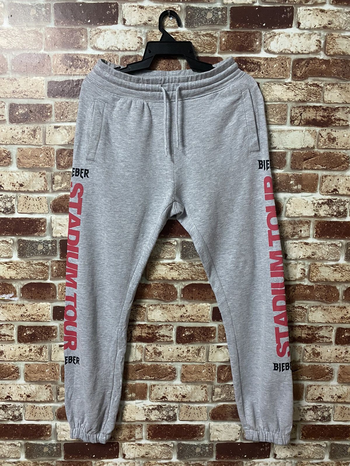 image of 2017 Justin Bieber Stadium Tour Jogger Pant in Grey, Men's (Size 30)