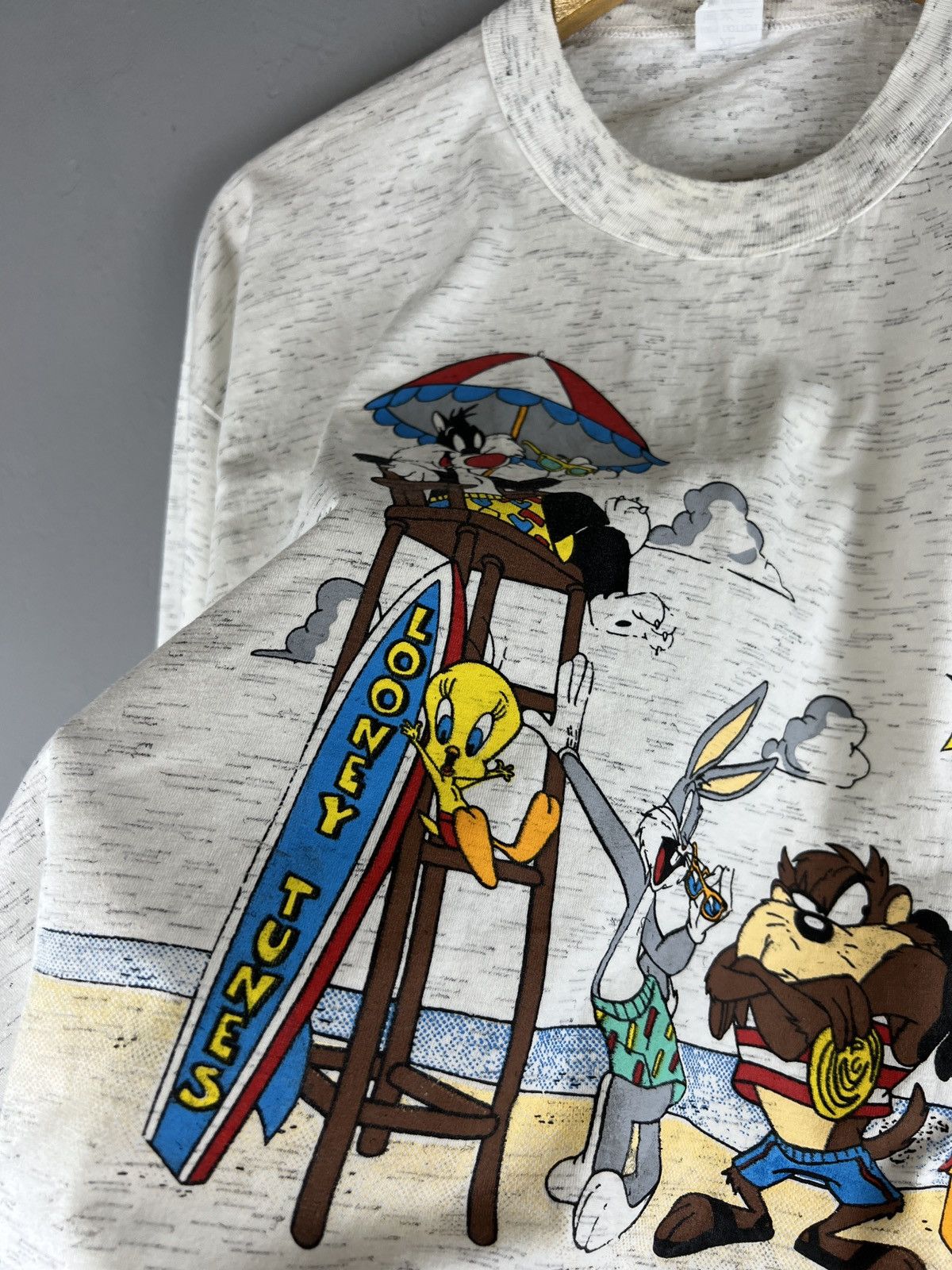 Cartoon Network Vintage 1990s Looney Tunez band on the beach tee Size US XL / EU 56 / 4 - 3 Thumbnail