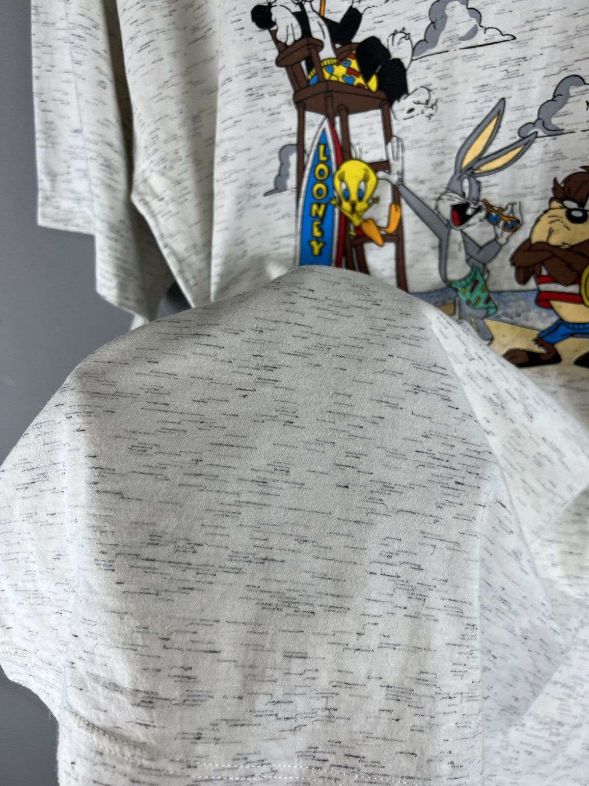 Cartoon Network Vintage 1990s Looney Tunez band on the beach tee Size US XL / EU 56 / 4 - 6 Thumbnail