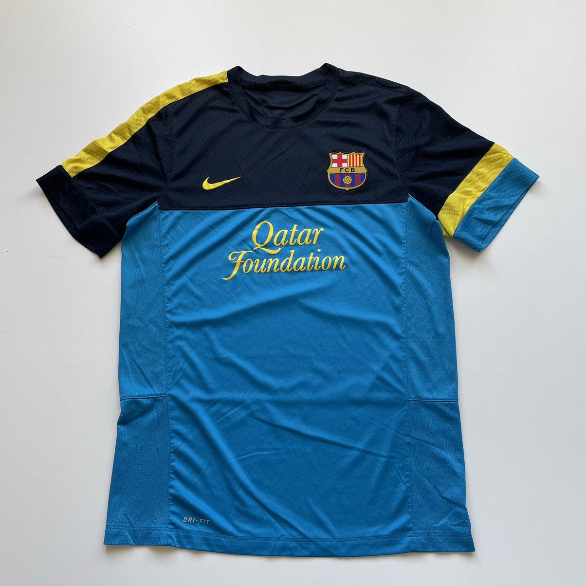 Nike Vintage 2000s Nike Embroidered FC Barcelona Jersey Medium Size US M / EU 48-50 / 2 - 1 Thumbnail