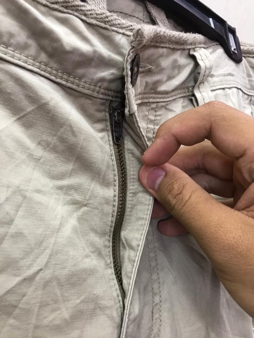 Japanese Brand × Uniqlo Uniqlo multipocket cargo pants bondage Size US 35 - 4 Thumbnail