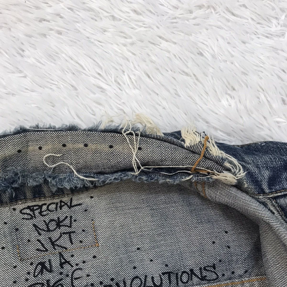 Levi's Vtg Levis Big E 521 Button Trucker Distress & Custom Jacket Size US M / EU 48-50 / 2 - 19 Thumbnail