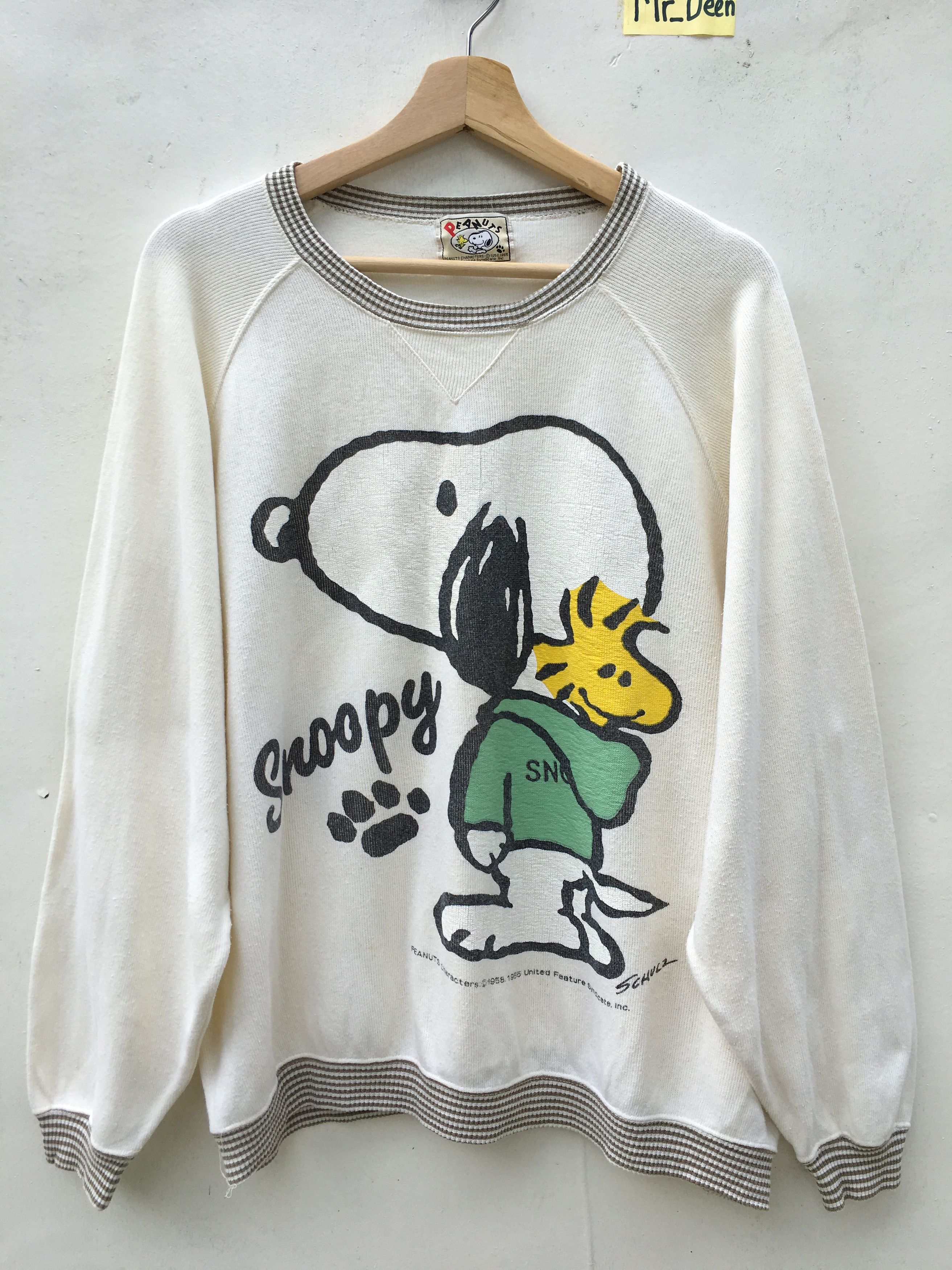 image of Cartoon Network x Peanuts Super Vintage Peanuts Snoopy Sweatshirt in Cream, Men's (Size XL)