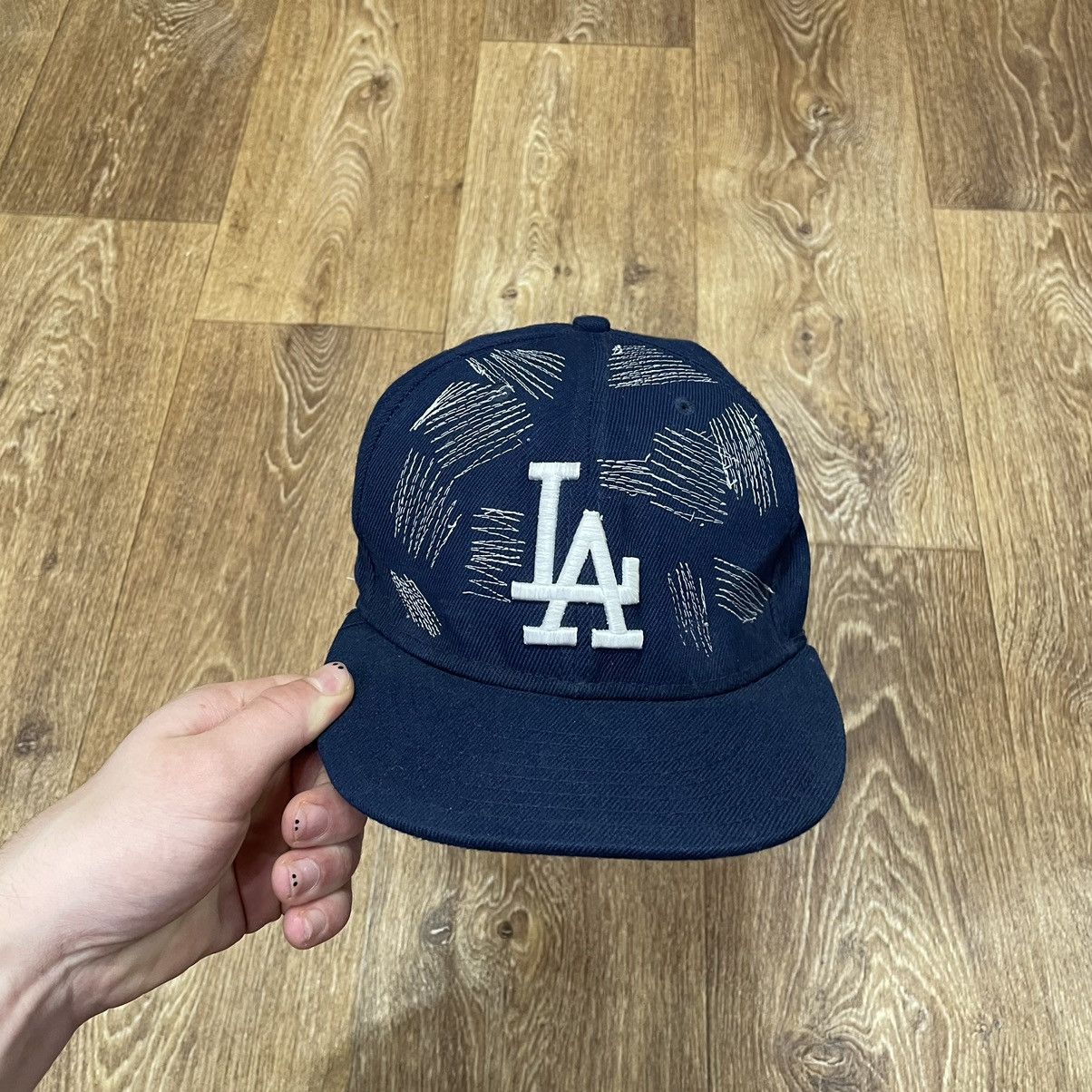 Vintage Vintage Y2K New Era LA Dodgers Cap Streetwear Thrashed OS Size ONE SIZE - 1 Thumbnail