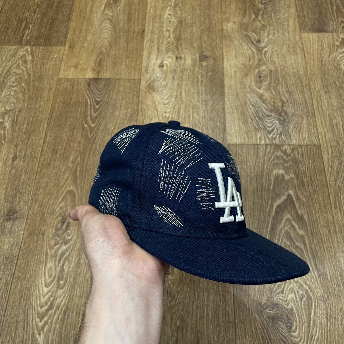 Vintage Vintage Y2K New Era LA Dodgers Cap Streetwear Thrashed OS Size ONE SIZE - 2 Thumbnail