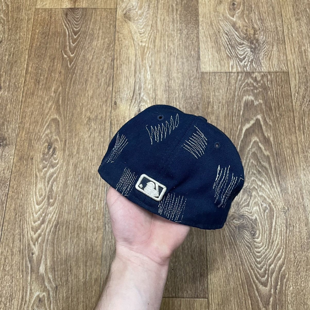Vintage Vintage Y2K New Era LA Dodgers Cap Streetwear Thrashed OS Size ONE SIZE - 7 Thumbnail