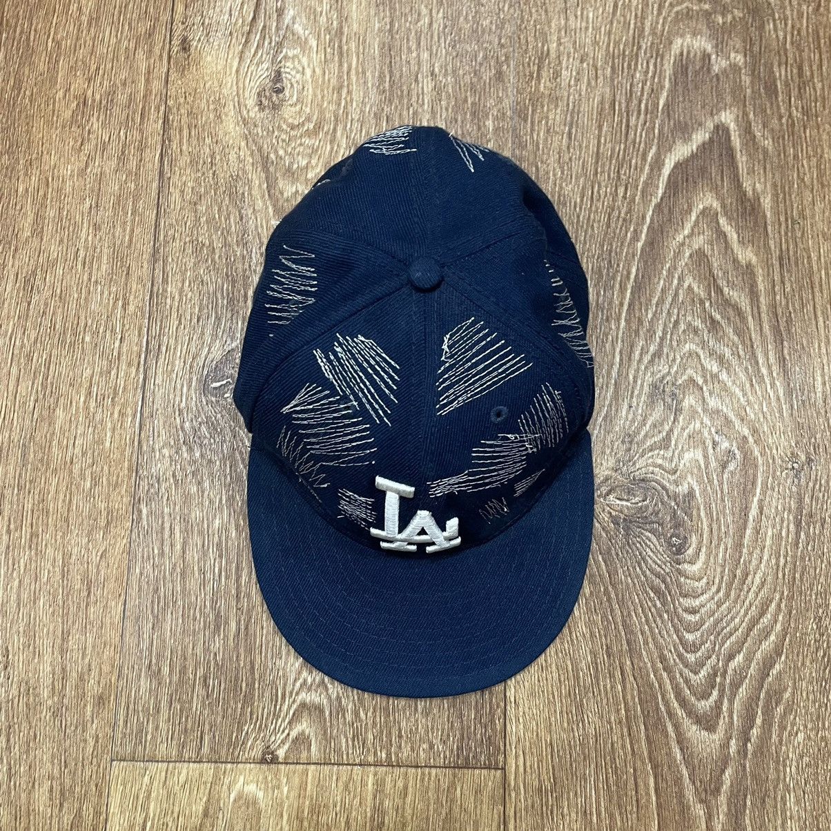 Vintage Vintage Y2K New Era LA Dodgers Cap Streetwear Thrashed OS Size ONE SIZE - 4 Thumbnail