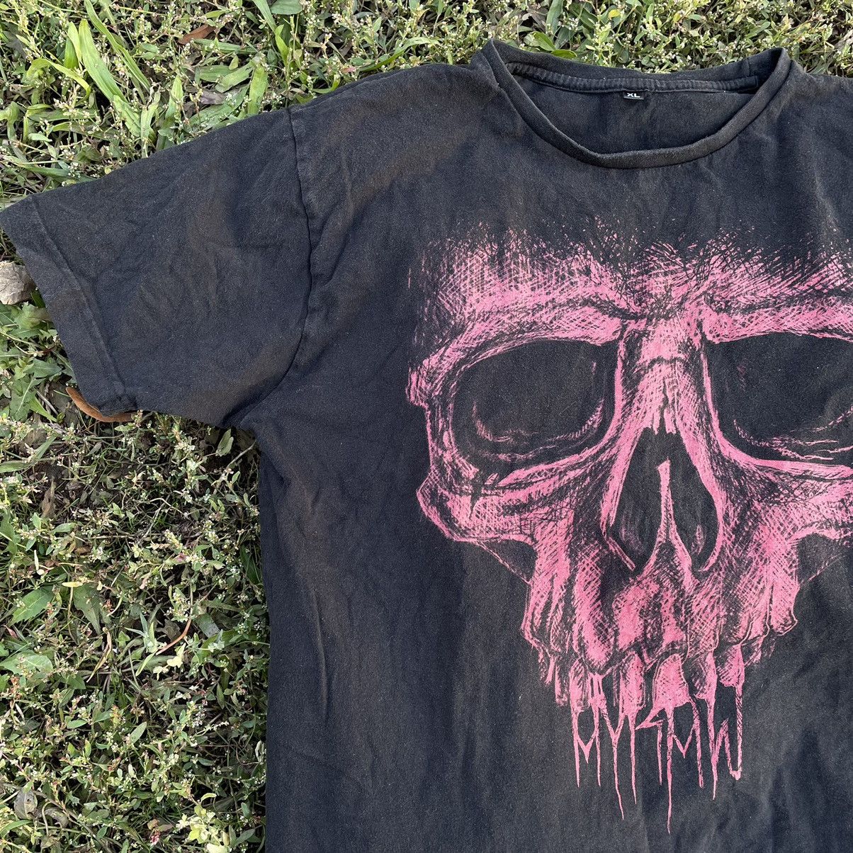 Vintage Vintage Y2K Sun Faded Skull Graphic Tee Goth Grunge Baggy XL Size US XL / EU 56 / 4 - 4 Thumbnail