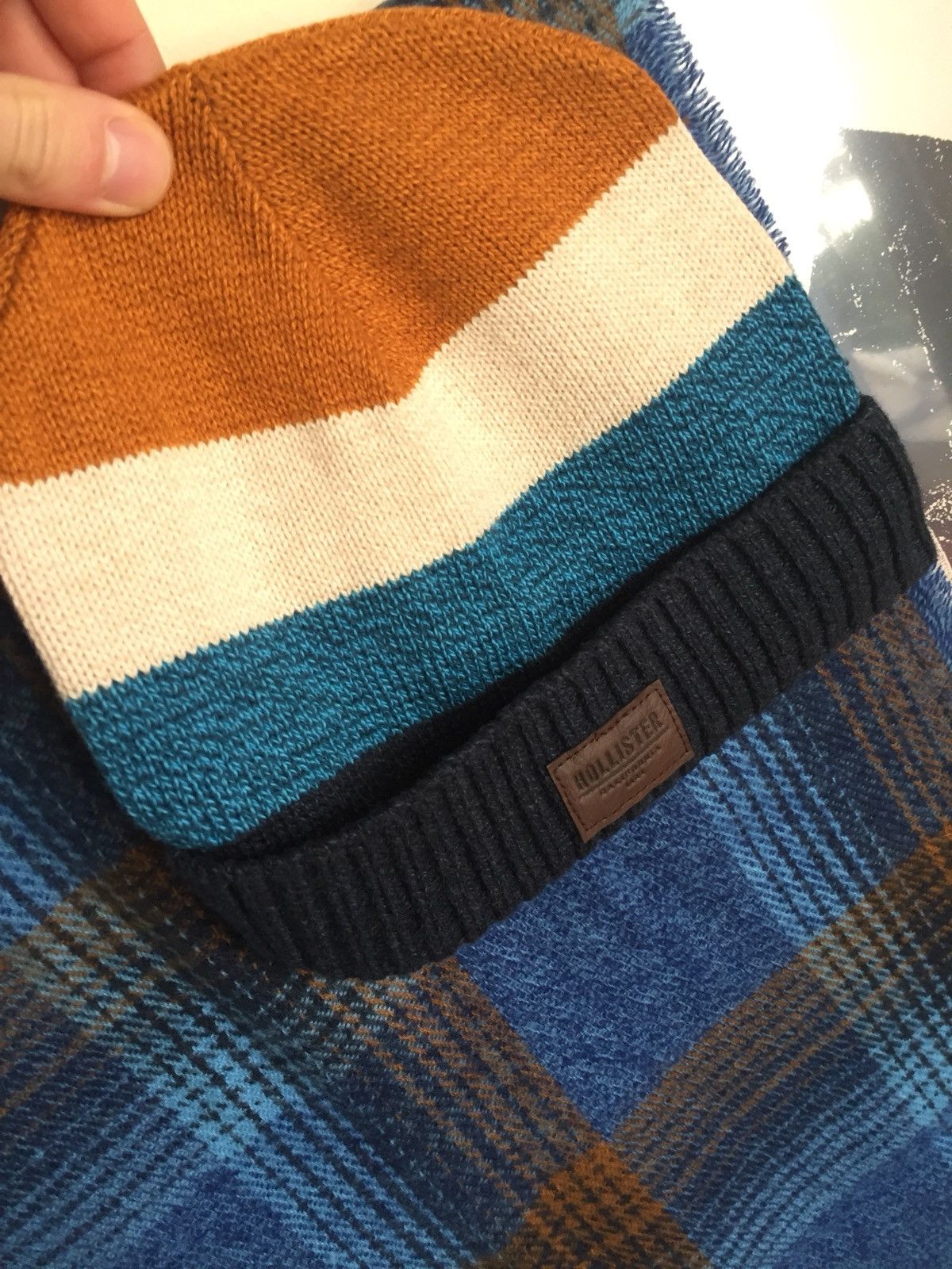 Hollister Hollister Winter Set: Beanie + Tartan / Checkered Scarf Size ONE SIZE - 2 Thumbnail