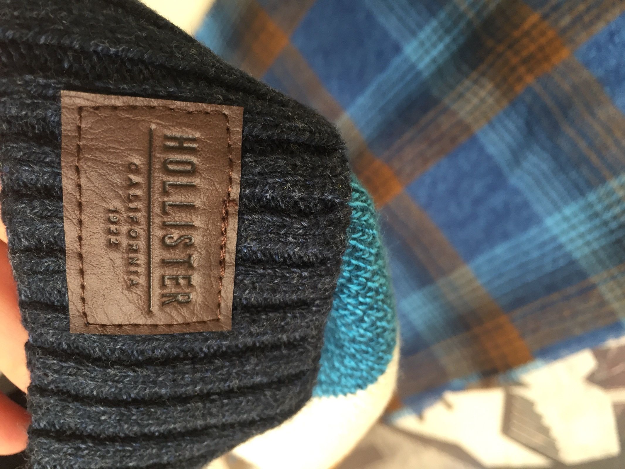 Hollister Hollister Winter Set: Beanie + Tartan / Checkered Scarf Size ONE SIZE - 4 Thumbnail