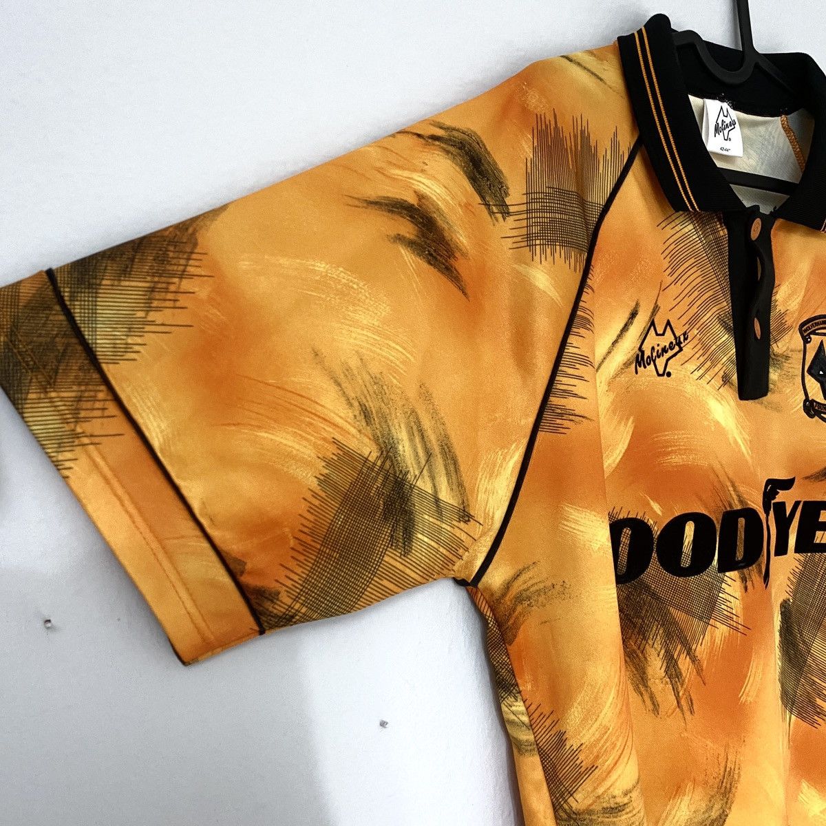 Vintage RARE 1992 Wolverhampton Wanderers Molineux Vintage Jersey UK Size US L / EU 52-54 / 3 - 4 Thumbnail