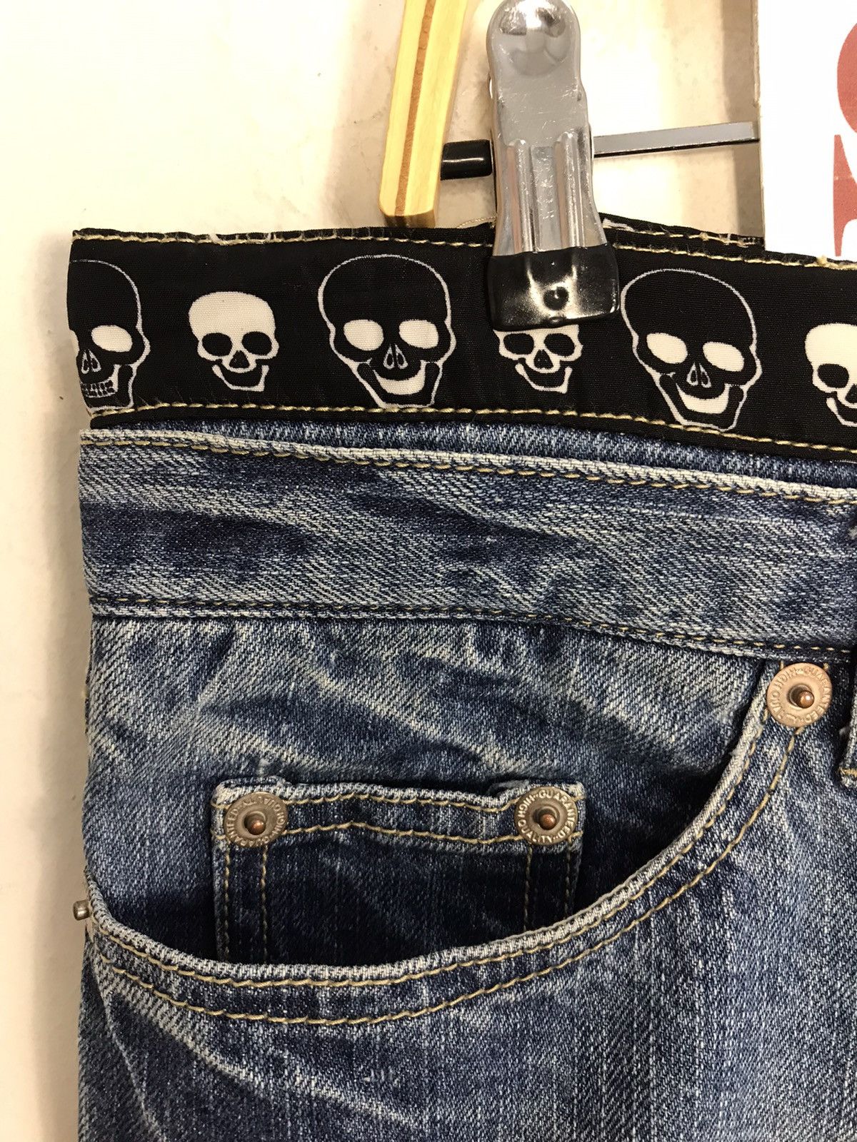 Japanese Brand × Vintage Vintage Japanese Brand Design Distressed Graphic Skull Jeans Size US 37 - 8 Thumbnail