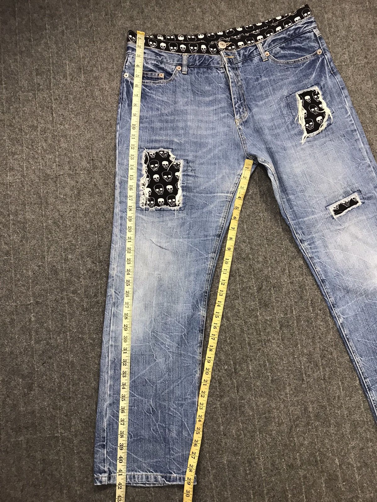 Japanese Brand × Vintage Vintage Japanese Brand Design Distressed Graphic Skull Jeans Size US 37 - 19 Thumbnail