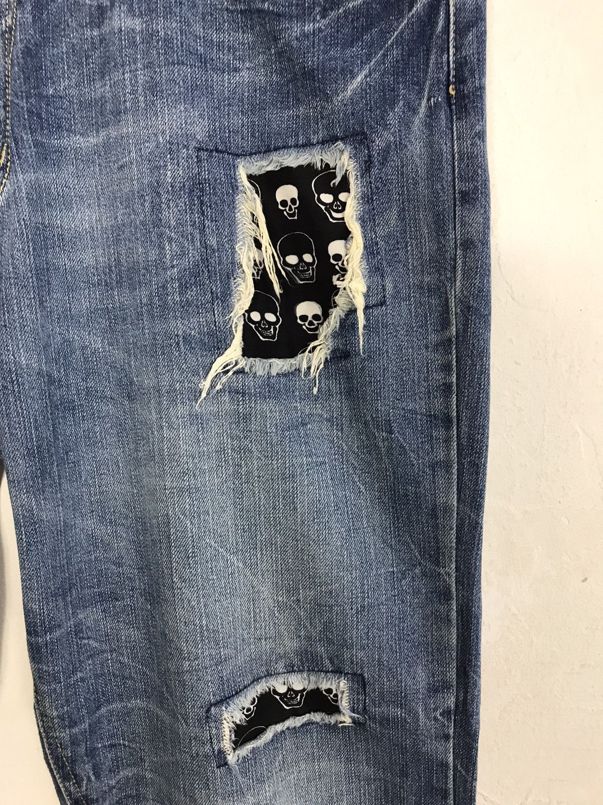 Japanese Brand × Vintage Vintage Japanese Brand Design Distressed Graphic Skull Jeans Size US 37 - 5 Thumbnail