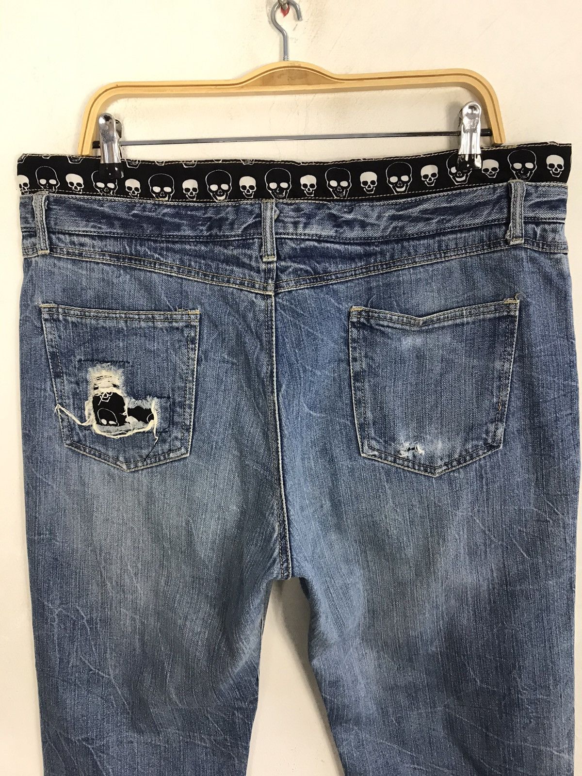Japanese Brand × Vintage Vintage Japanese Brand Design Distressed Graphic Skull Jeans Size US 37 - 11 Thumbnail
