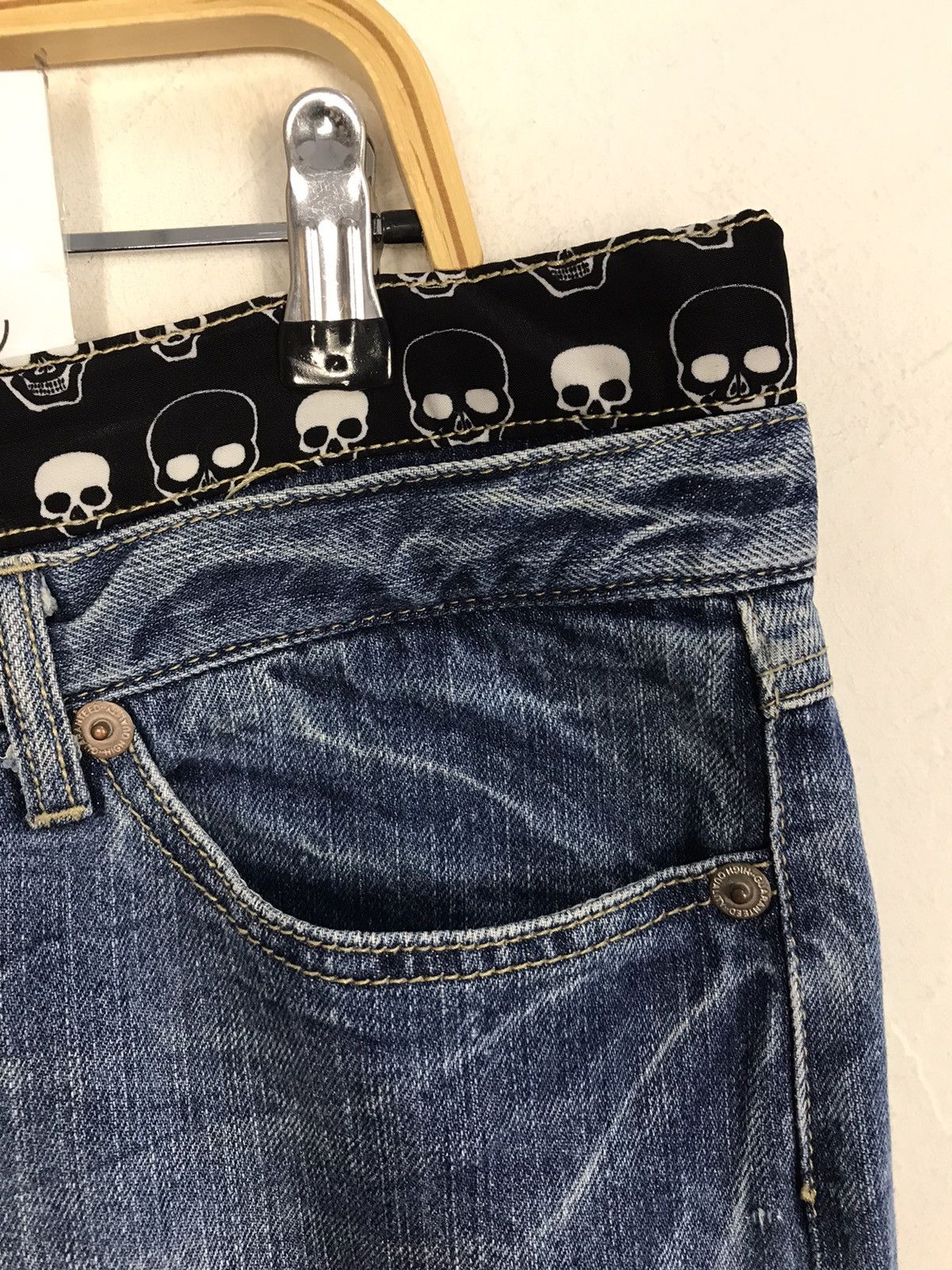 Japanese Brand × Vintage Vintage Japanese Brand Design Distressed Graphic Skull Jeans Size US 37 - 7 Thumbnail