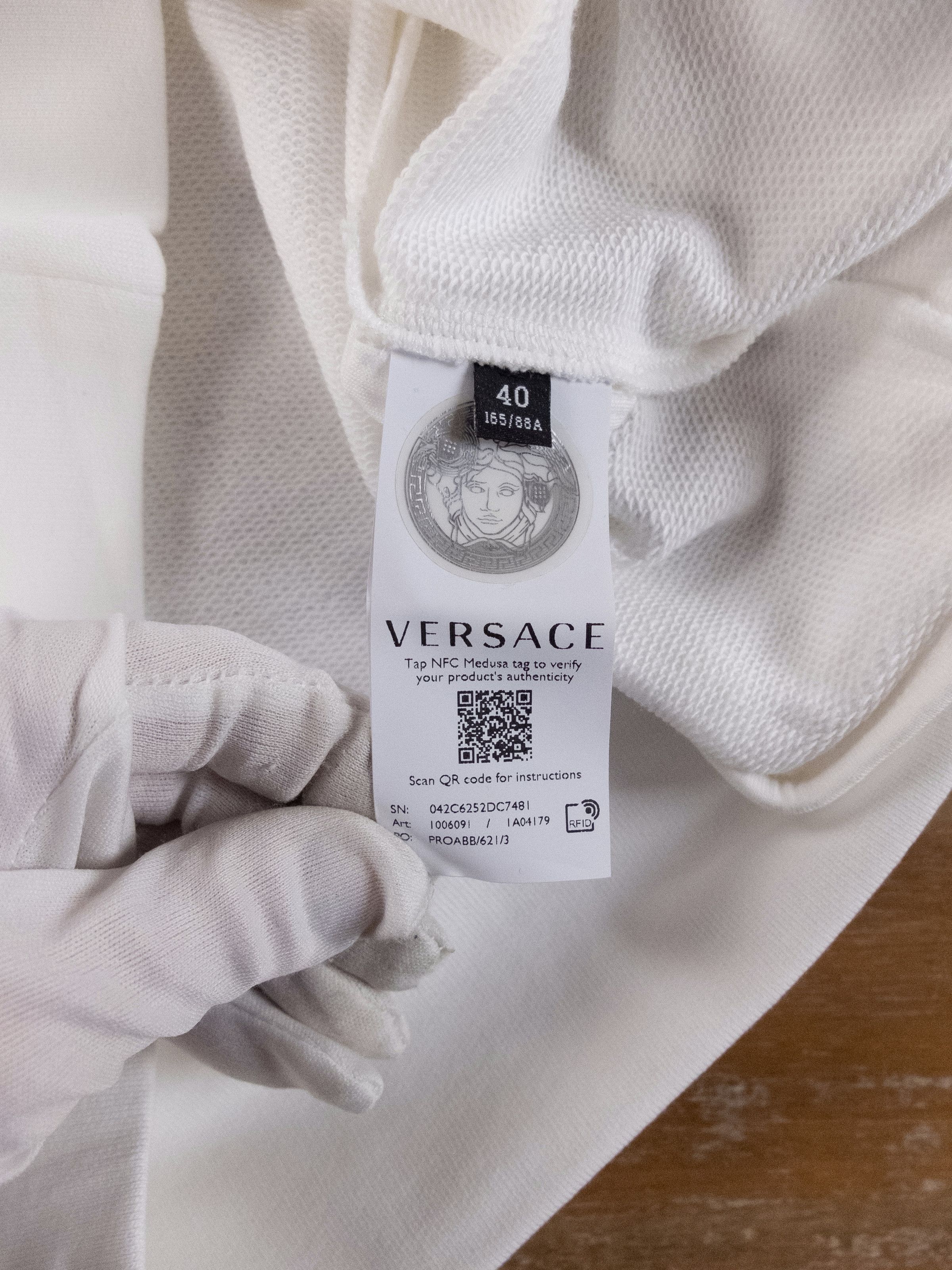 Versace VERSACE white Gianni signature logo cotton sweatshirt 4 40 Size S / US 4 / IT 40 - 7 Thumbnail