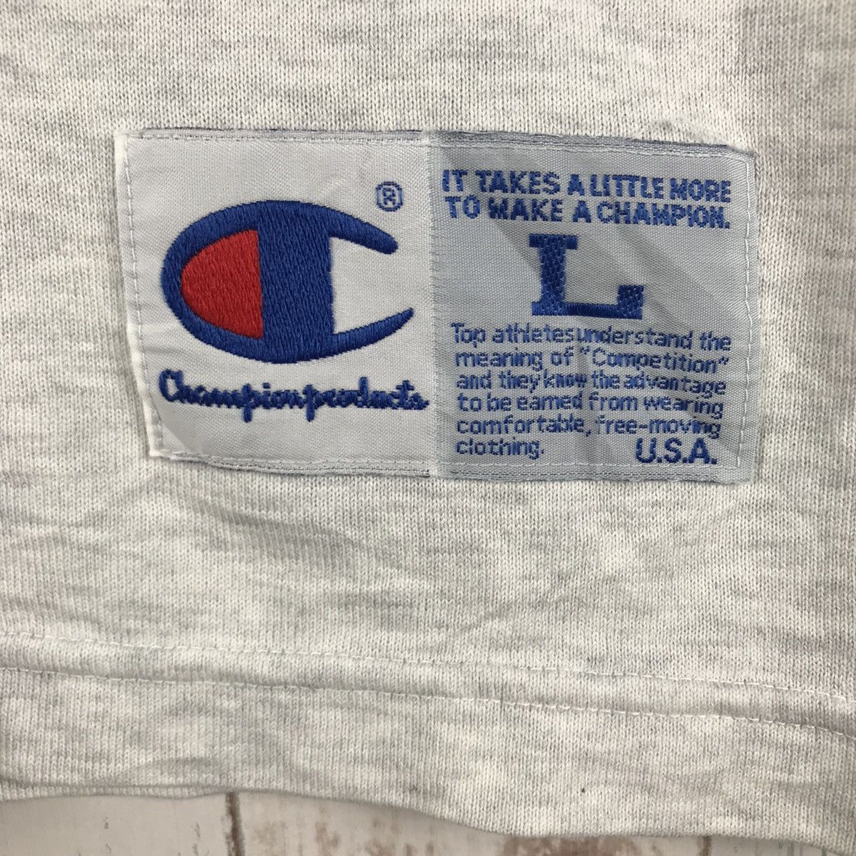 Champion Vintage Champion V-Neck T-Shirt Size US L / EU 52-54 / 3 - 8 Thumbnail