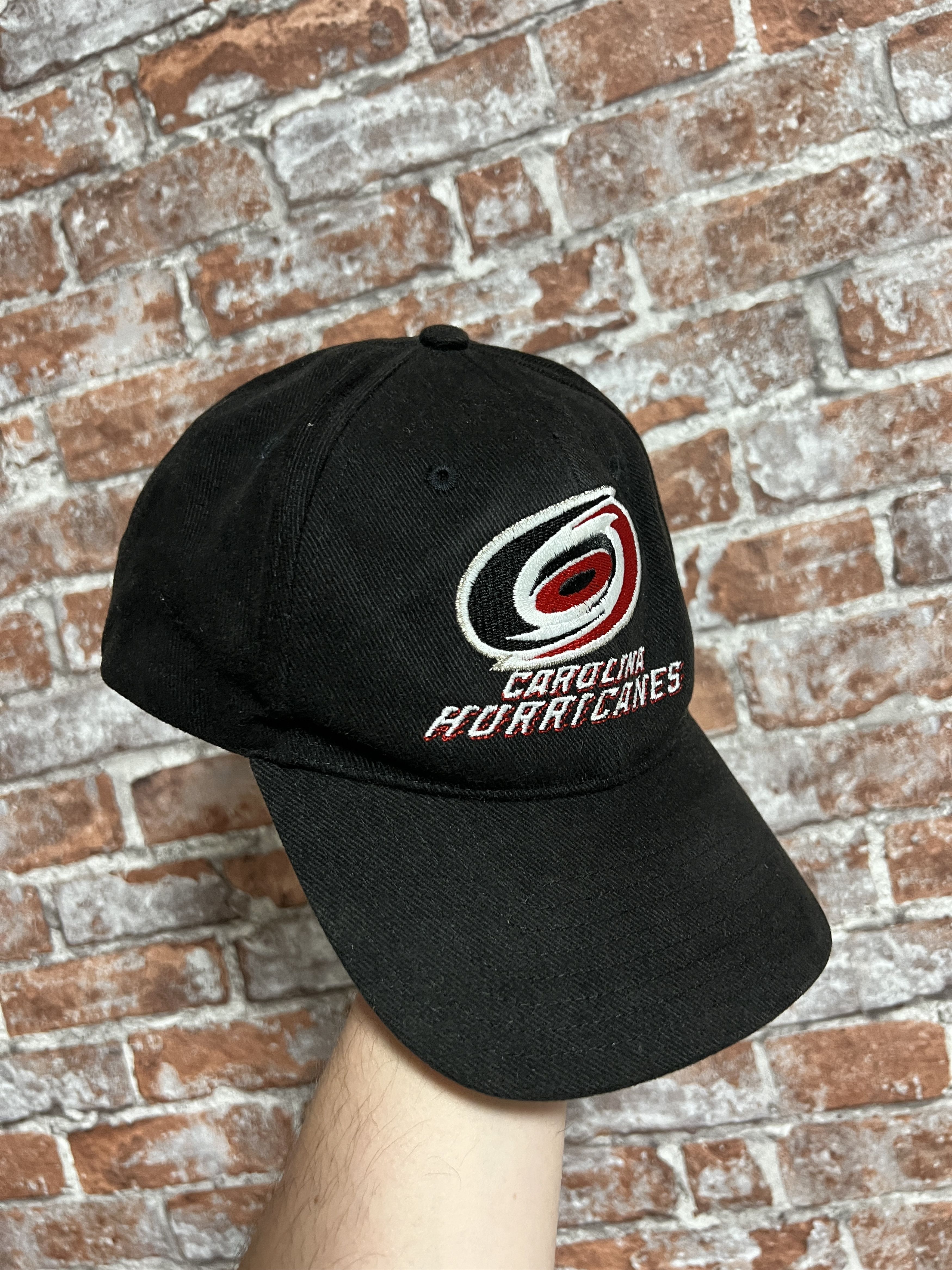 NHL Vintage 90s Carolina Hurricanes NHL Hockey Cap Size ONE SIZE - 3 Thumbnail