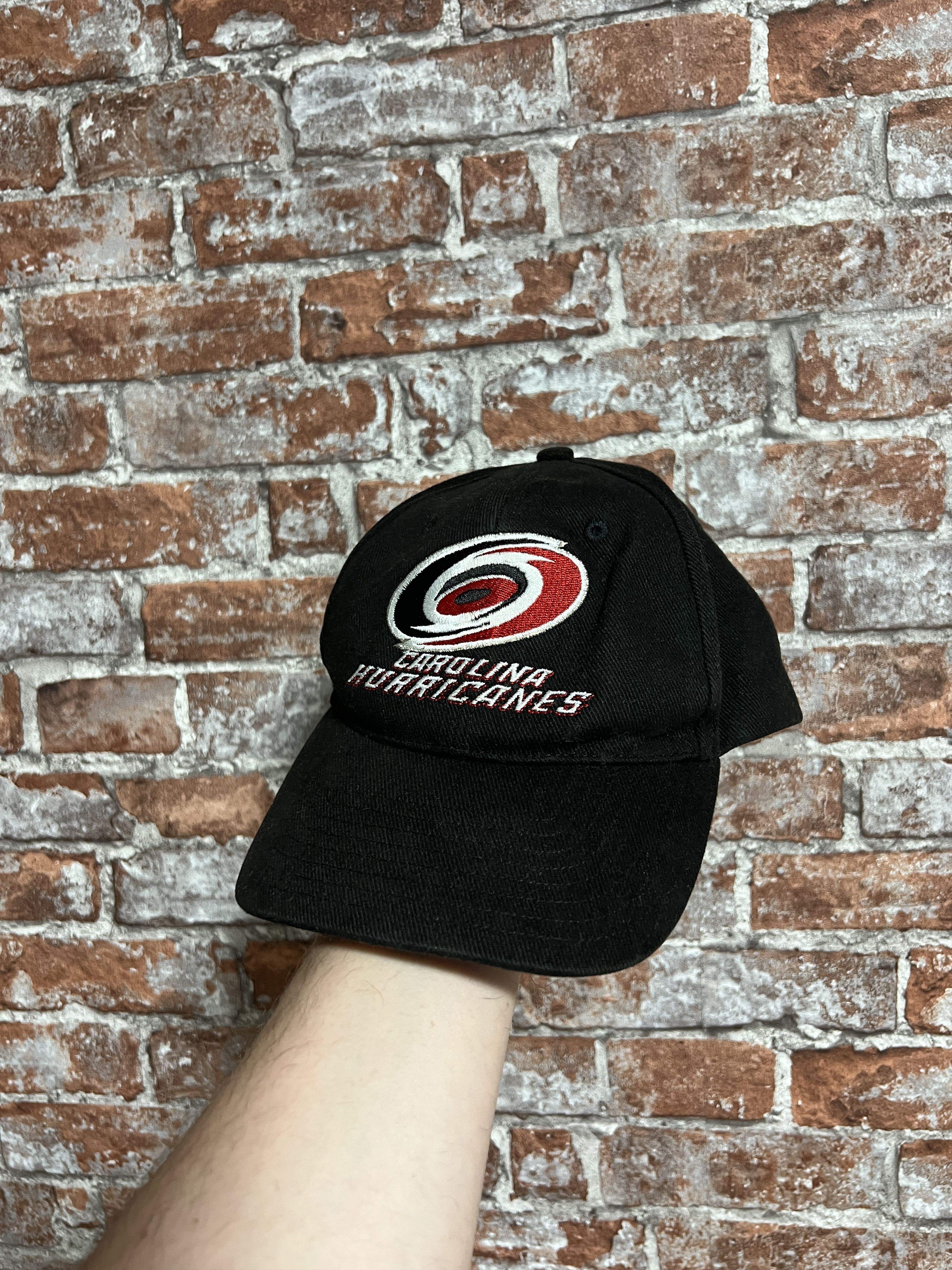 NHL Vintage 90s Carolina Hurricanes NHL Hockey Cap Size ONE SIZE - 1 Thumbnail