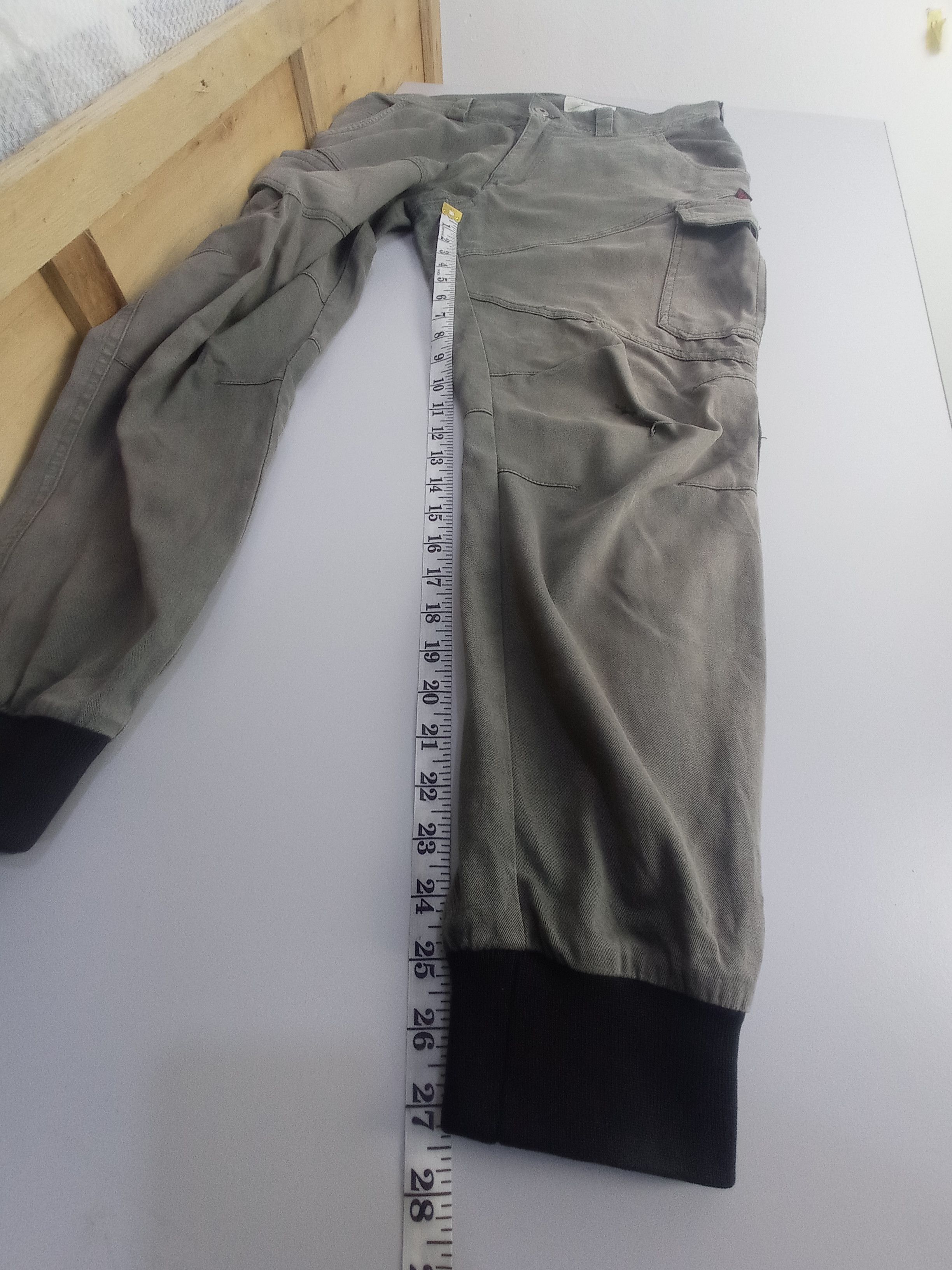 Japanese Brand Faded Tora cargo Joggers Pants Size US 31 - 12 Thumbnail