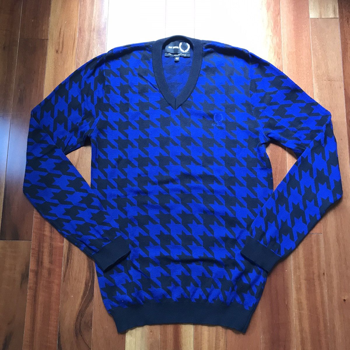 Fred Perry × Raf Simons Fred Perry x Raf Simons Hound Tooth V-Neck Size US M / EU 48-50 / 2 - 1 Thumbnail