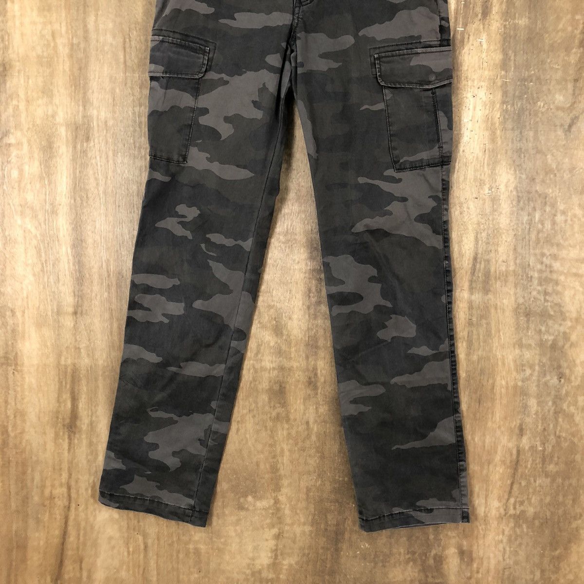 Japanese Brand DLL Uniqlo Camo multipocket tactical cargo pants #117 Size US 31 - 3 Thumbnail