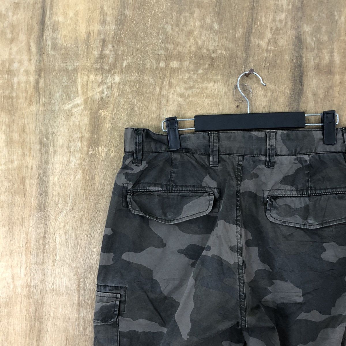 Japanese Brand DLL Uniqlo Camo multipocket tactical cargo pants #117 Size US 31 - 9 Thumbnail