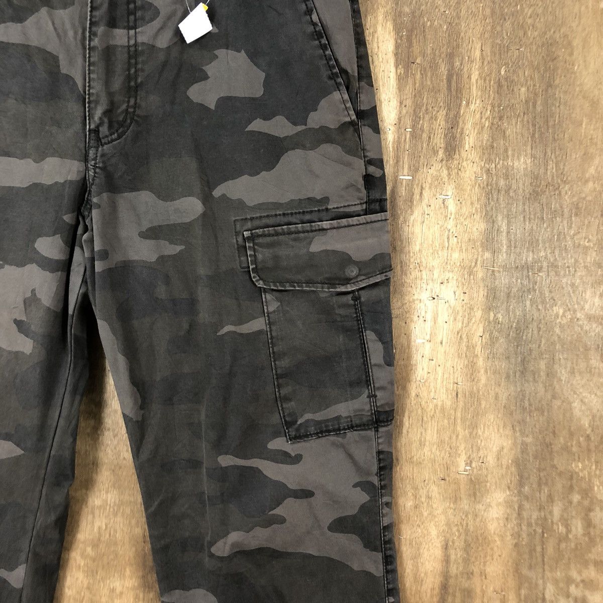 Japanese Brand DLL Uniqlo Camo multipocket tactical cargo pants #117 Size US 31 - 7 Thumbnail