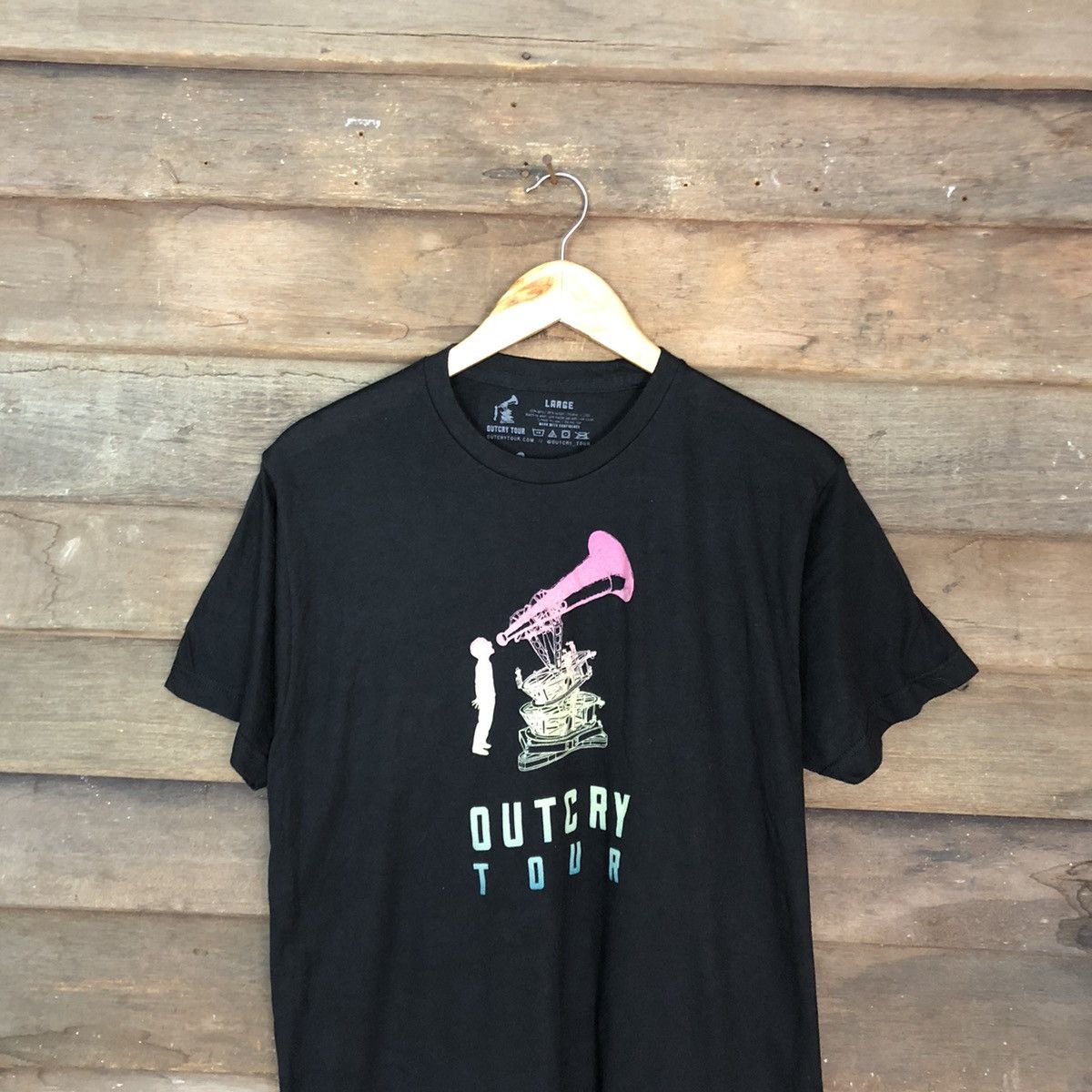 Band Tees Outery Tour Black Short Sleeve Tshirt #3581 Size US M / EU 48-50 / 2 - 7 Thumbnail