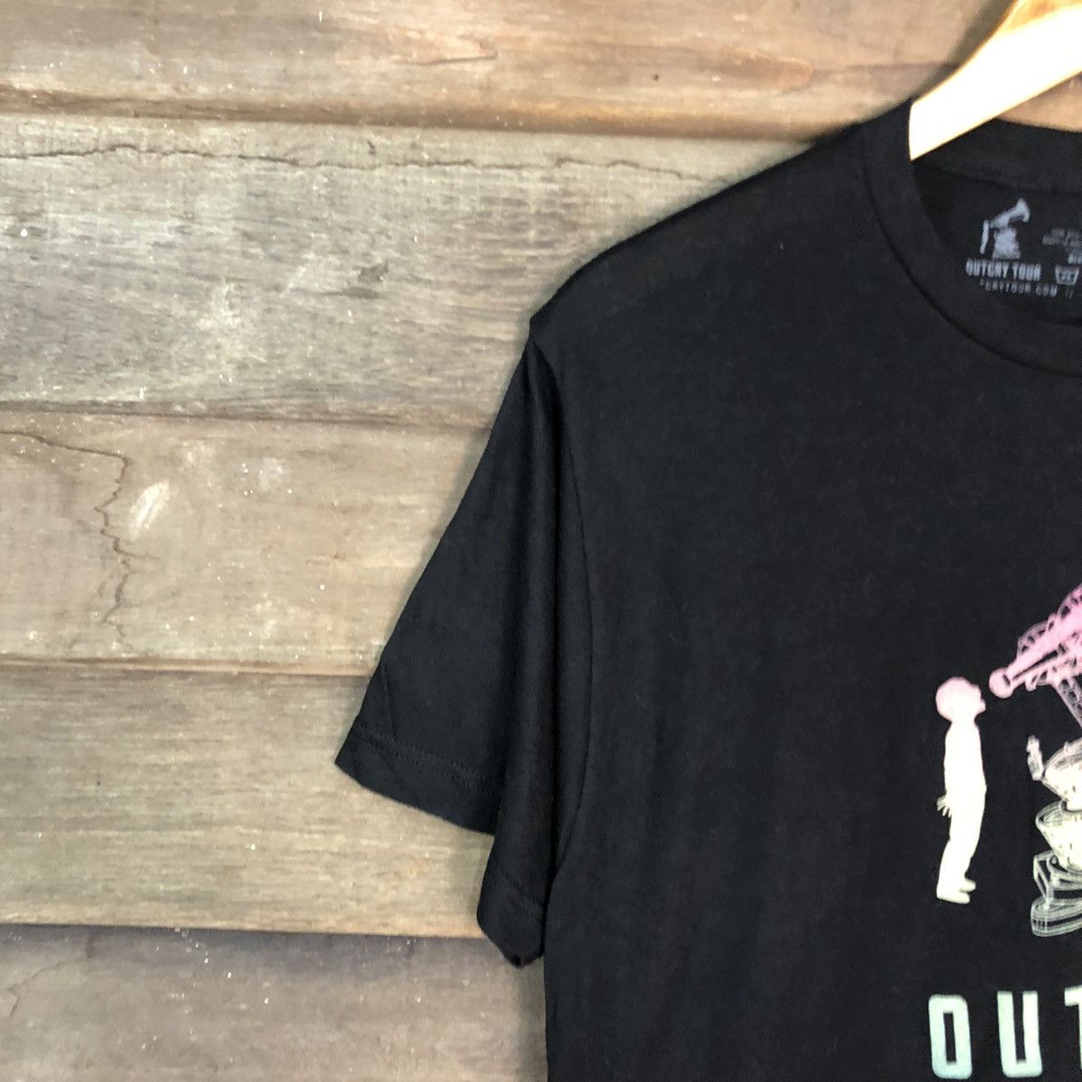 Band Tees Outery Tour Black Short Sleeve Tshirt #3581 Size US M / EU 48-50 / 2 - 5 Thumbnail