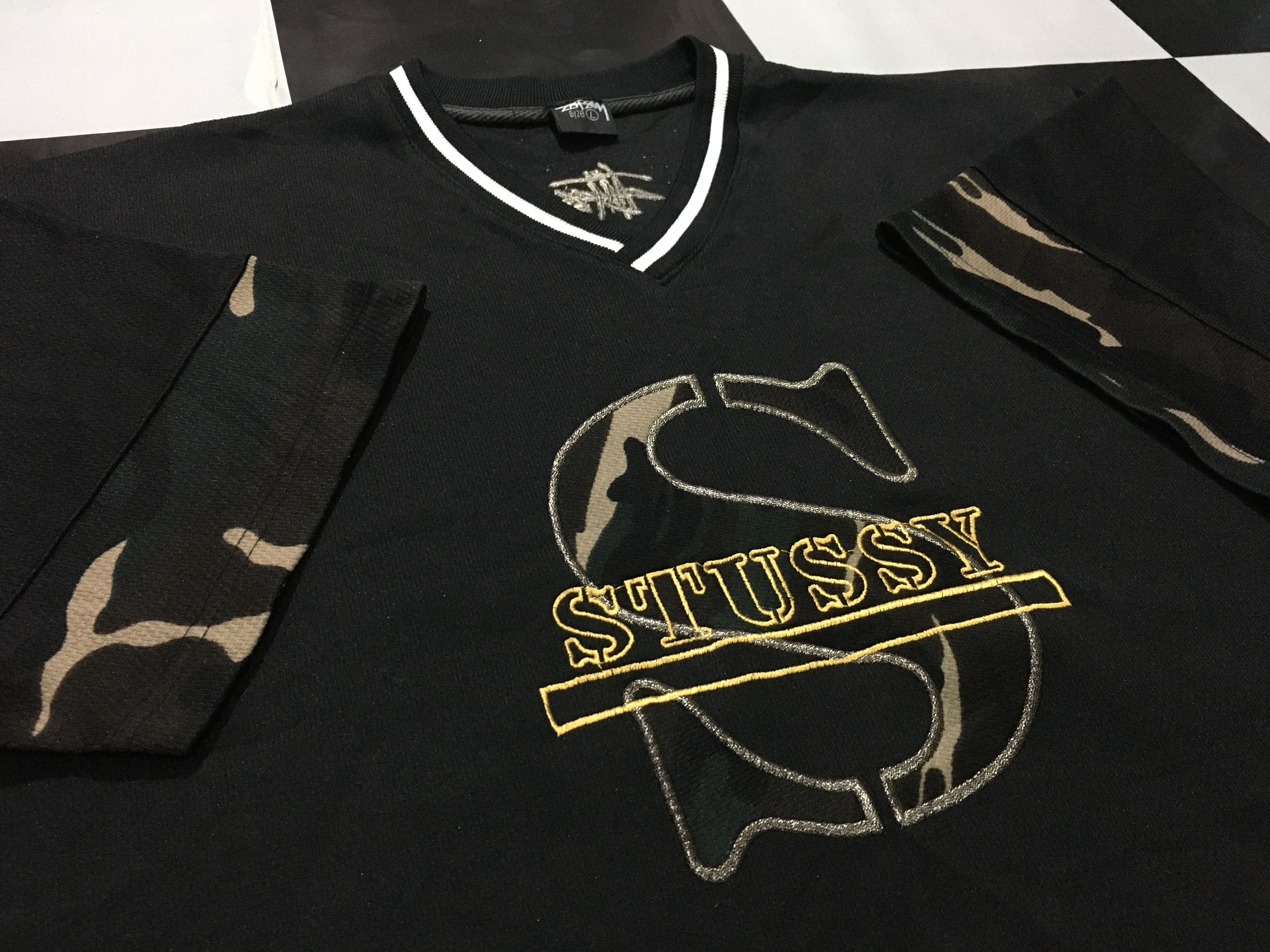 Stussy × Vintage Vintage Stussy Jersey Camo Big Logo Embroidered Size US L / EU 52-54 / 3 - 1 Thumbnail