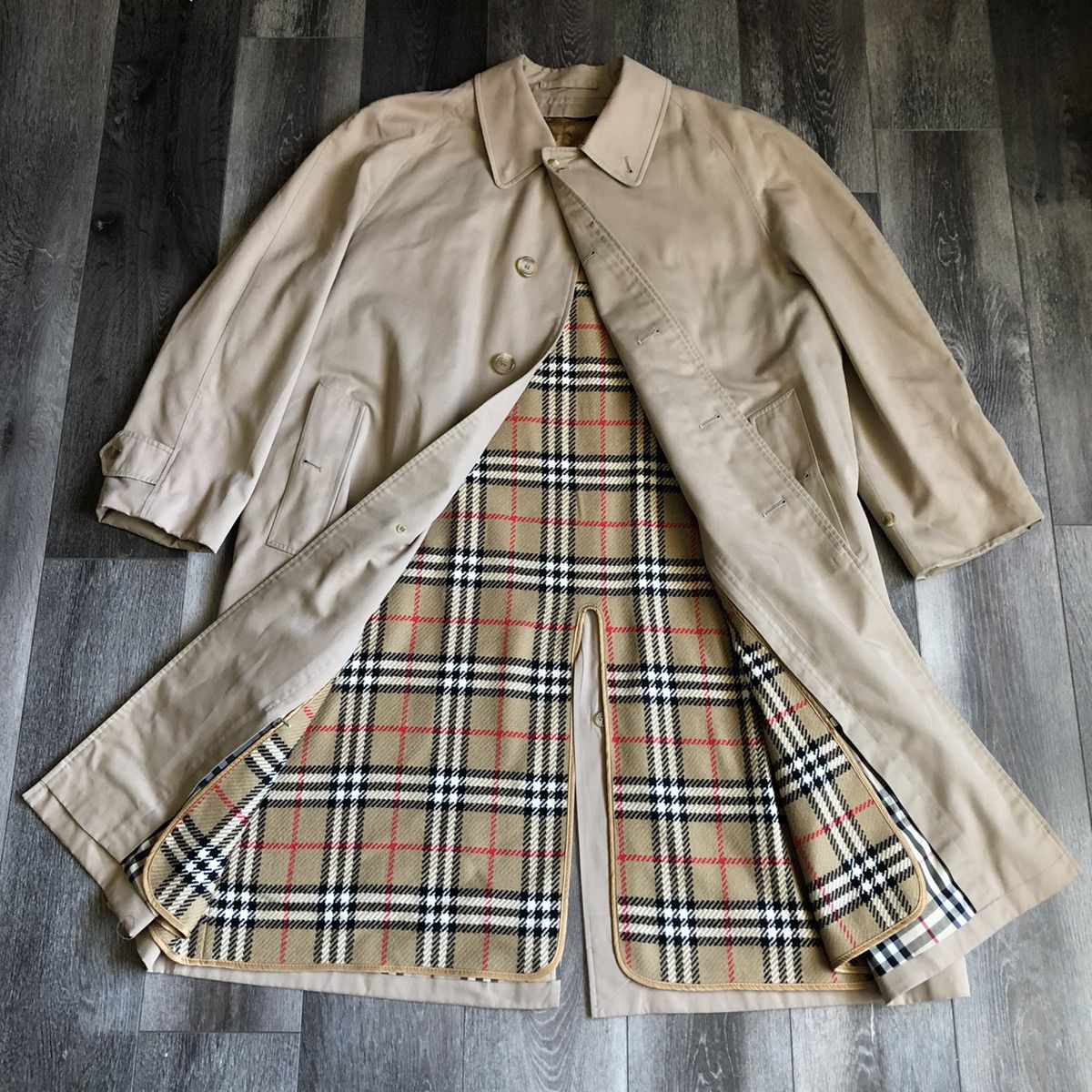 Image of Vintage 1990S Burberrys Of London Trench Coat England Check in Beige, Men's (Size XL)