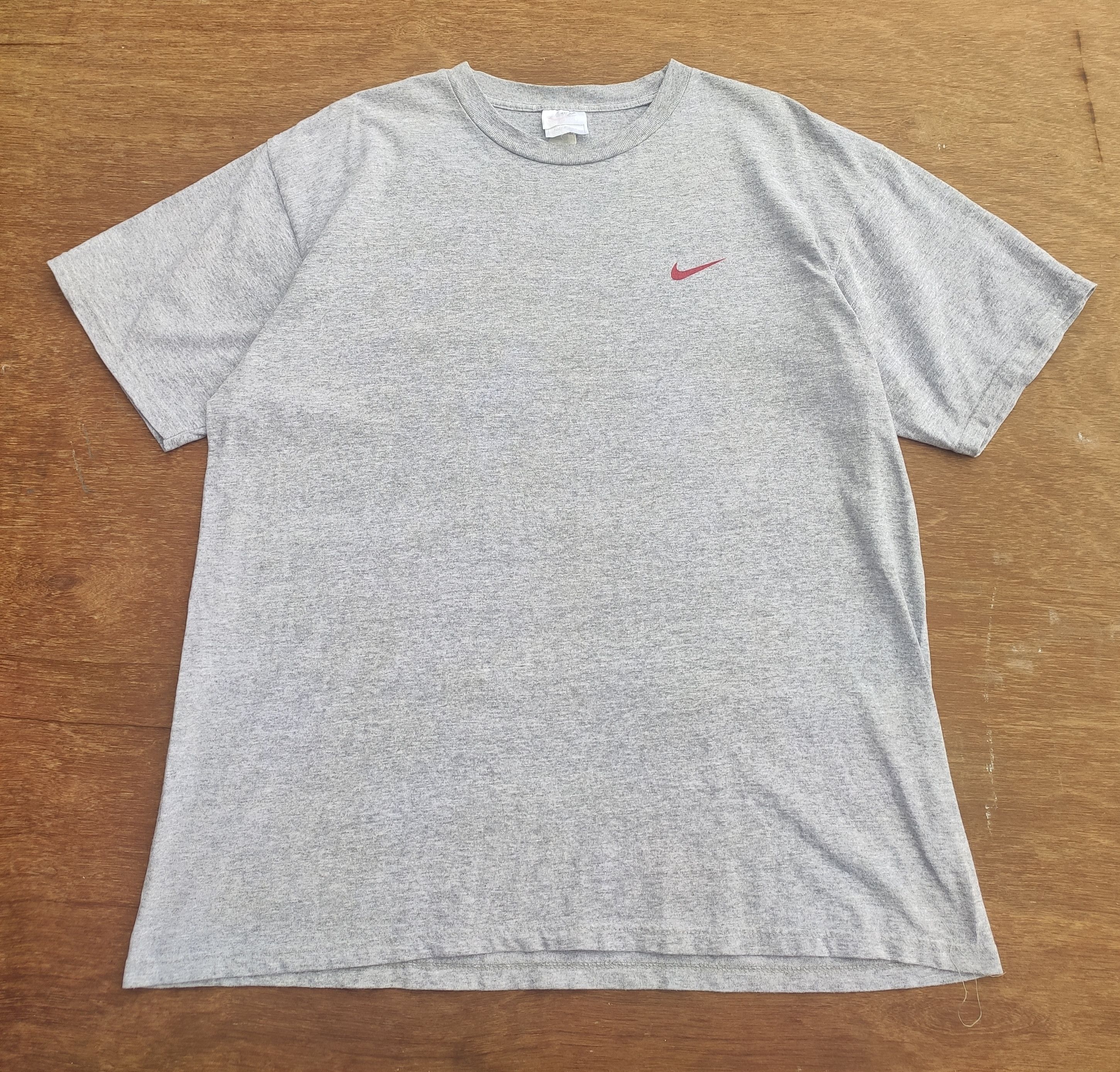 Nike 🔥 Vintage 90s Vintage NIKE T shirt spell out Size US L / EU 52-54 / 3 - 2 Thumbnail