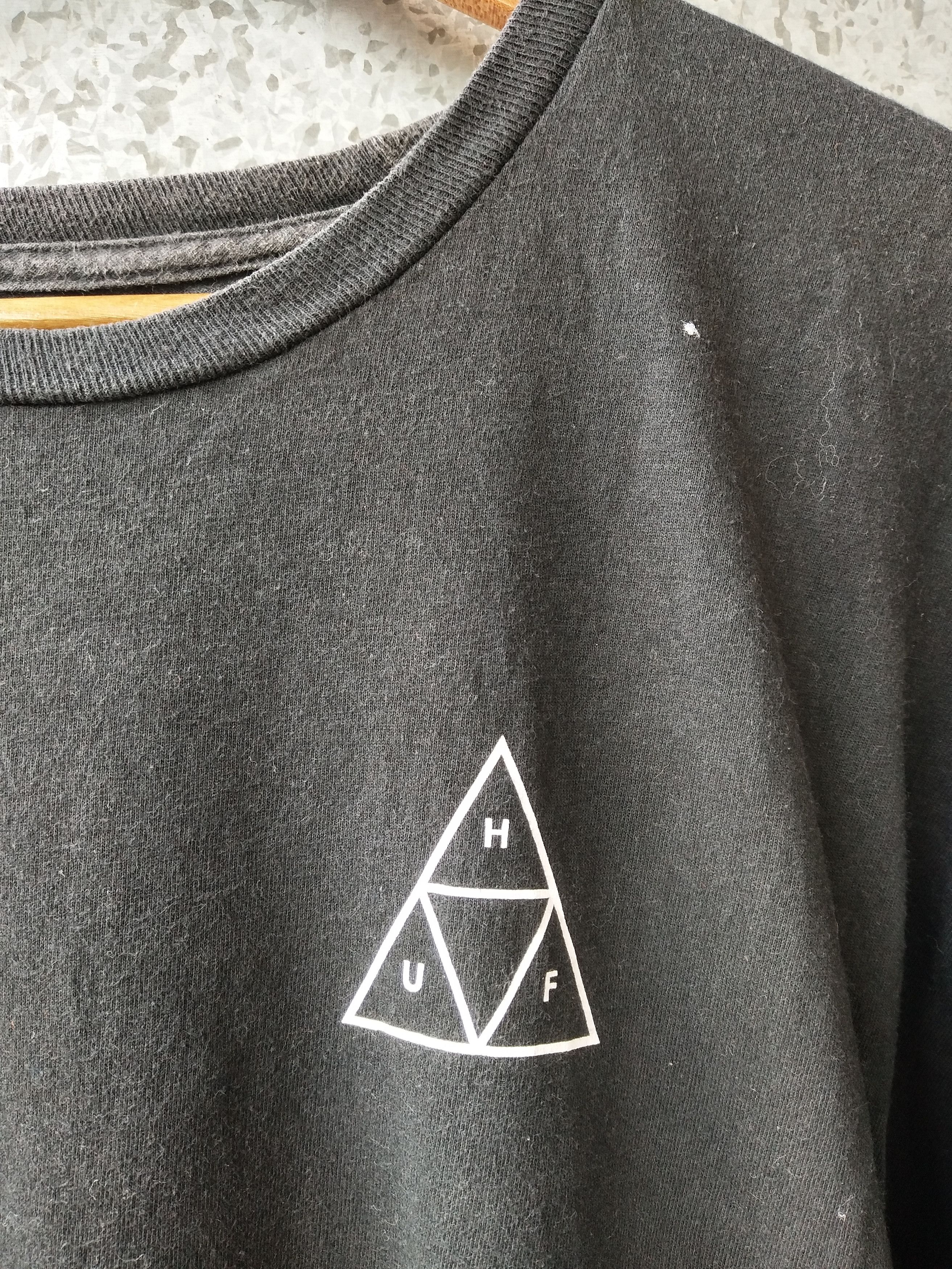 Huf HUF big logo t shirt roundneck Size US L / EU 52-54 / 3 - 4 Thumbnail
