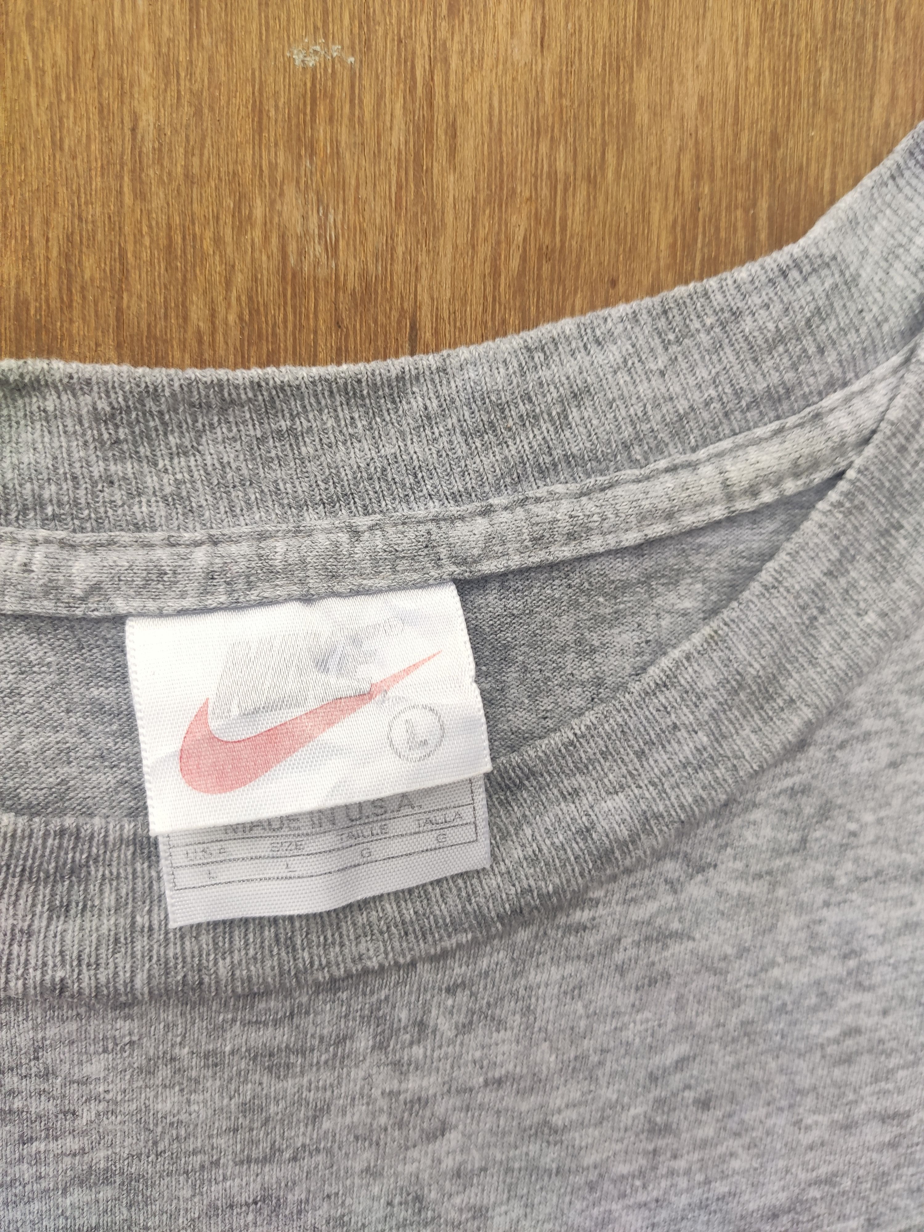 Nike 🔥 Vintage 90s Vintage Nike t shirt Nike Air tees Size US L / EU 52-54 / 3 - 5 Thumbnail