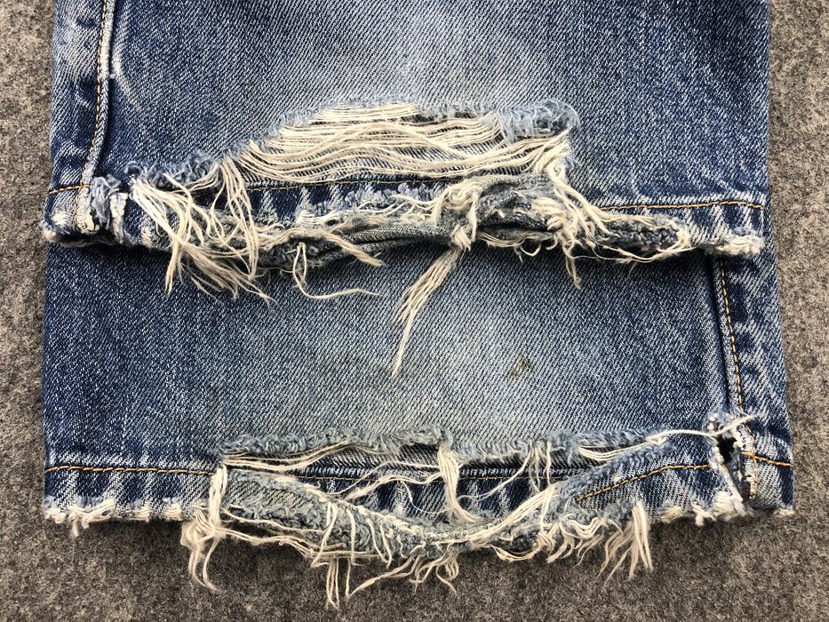 Vintage Blue Distressed Vintage Levi's 501 Jeans 35x35 Denim -JN1107 ...