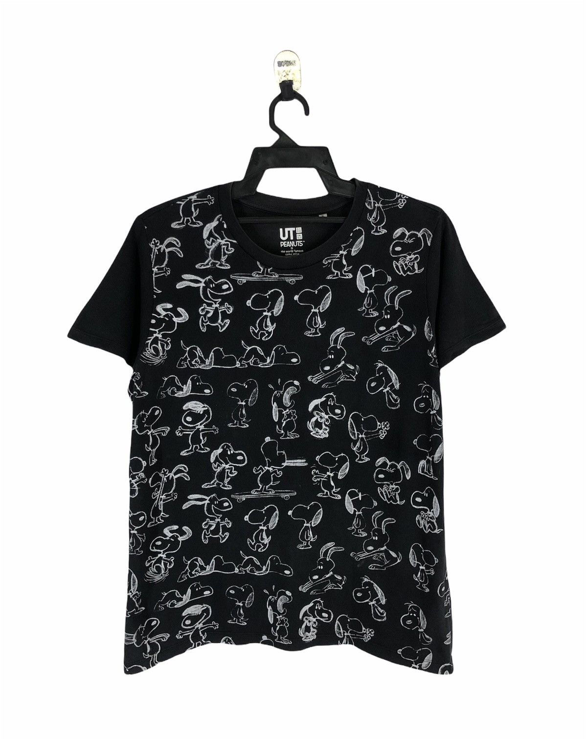 Uniqlo Snoopy Peanuts T shirt Full Print Dog