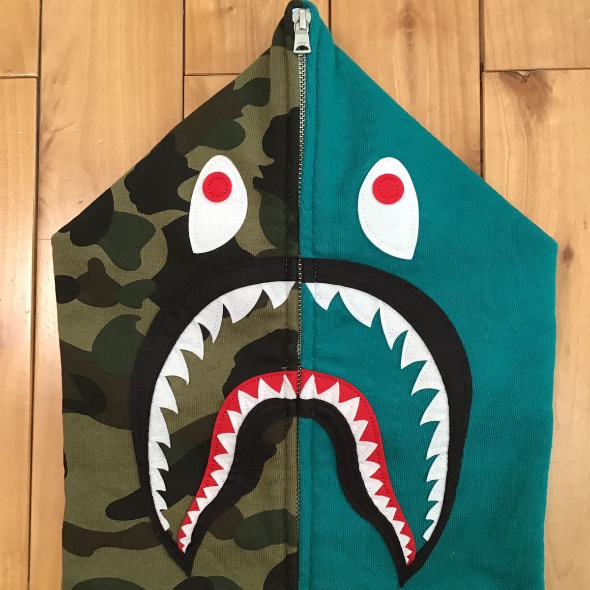 Bape 🔥XL🔥 BAPE camo crazy color Shark full zip hoodie Size US XL / EU 56 / 4 - 2 Thumbnail