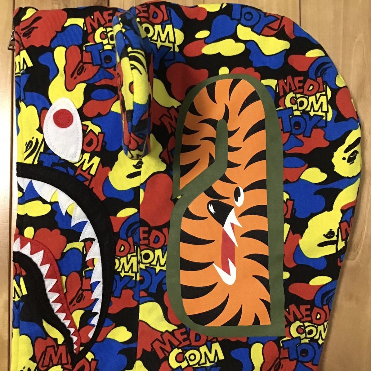 Bape × Medicom Toy BAPE × medicom toy BE@R Shark full zip hoodie Size US XL / EU 56 / 4 - 4 Thumbnail