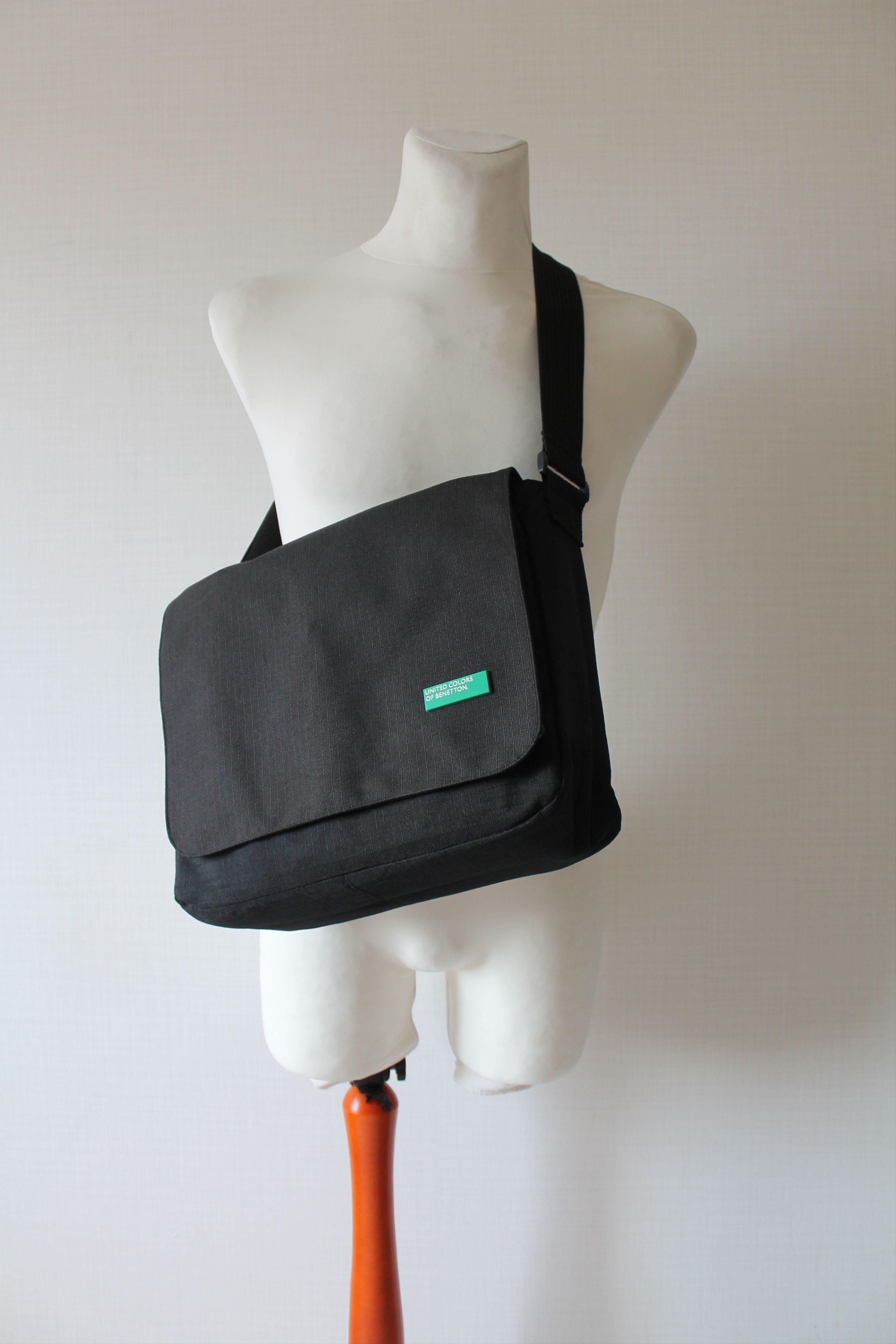 United Colors Of Benetton Messenger Bag in Black, Men's