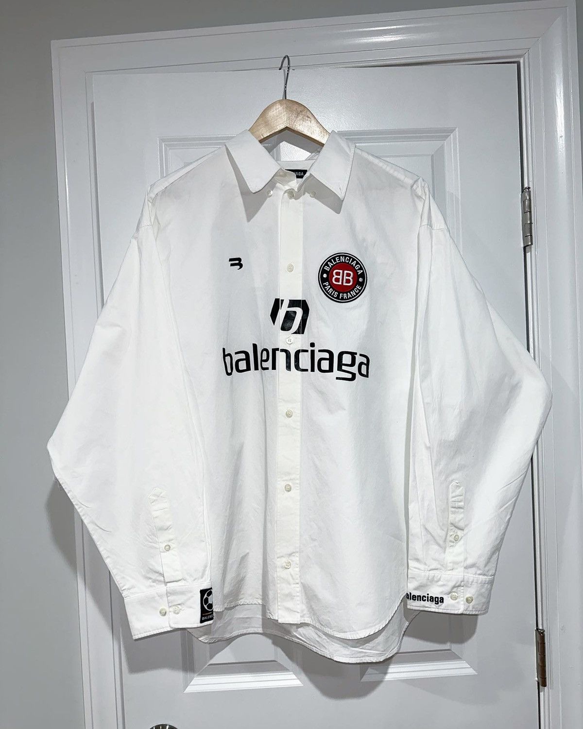 Image of Men's Balenciaga Soccer Logo Oversized Button Down Shirt in White (Size XL)