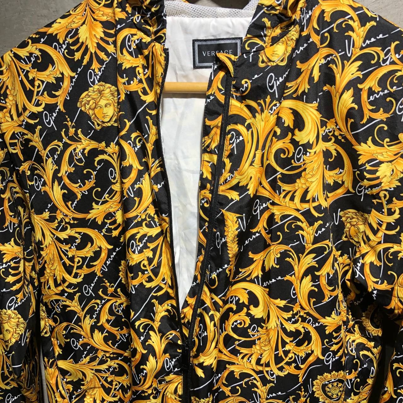 Versace Versace Medusa All over print windbreaker Size US XS / EU 42 / 0 - 16 Thumbnail