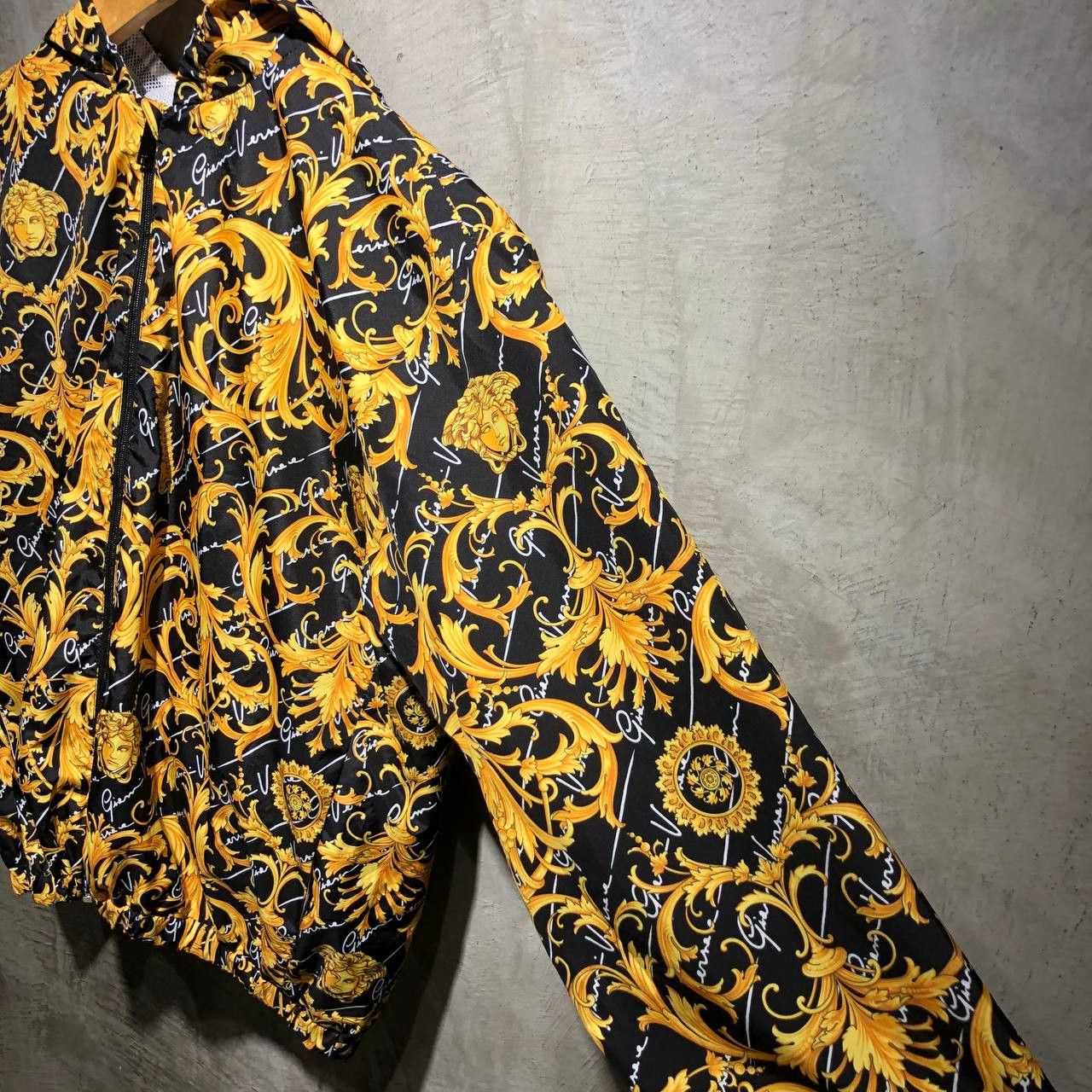 Versace Versace Medusa All over print windbreaker Size US XS / EU 42 / 0 - 7 Thumbnail