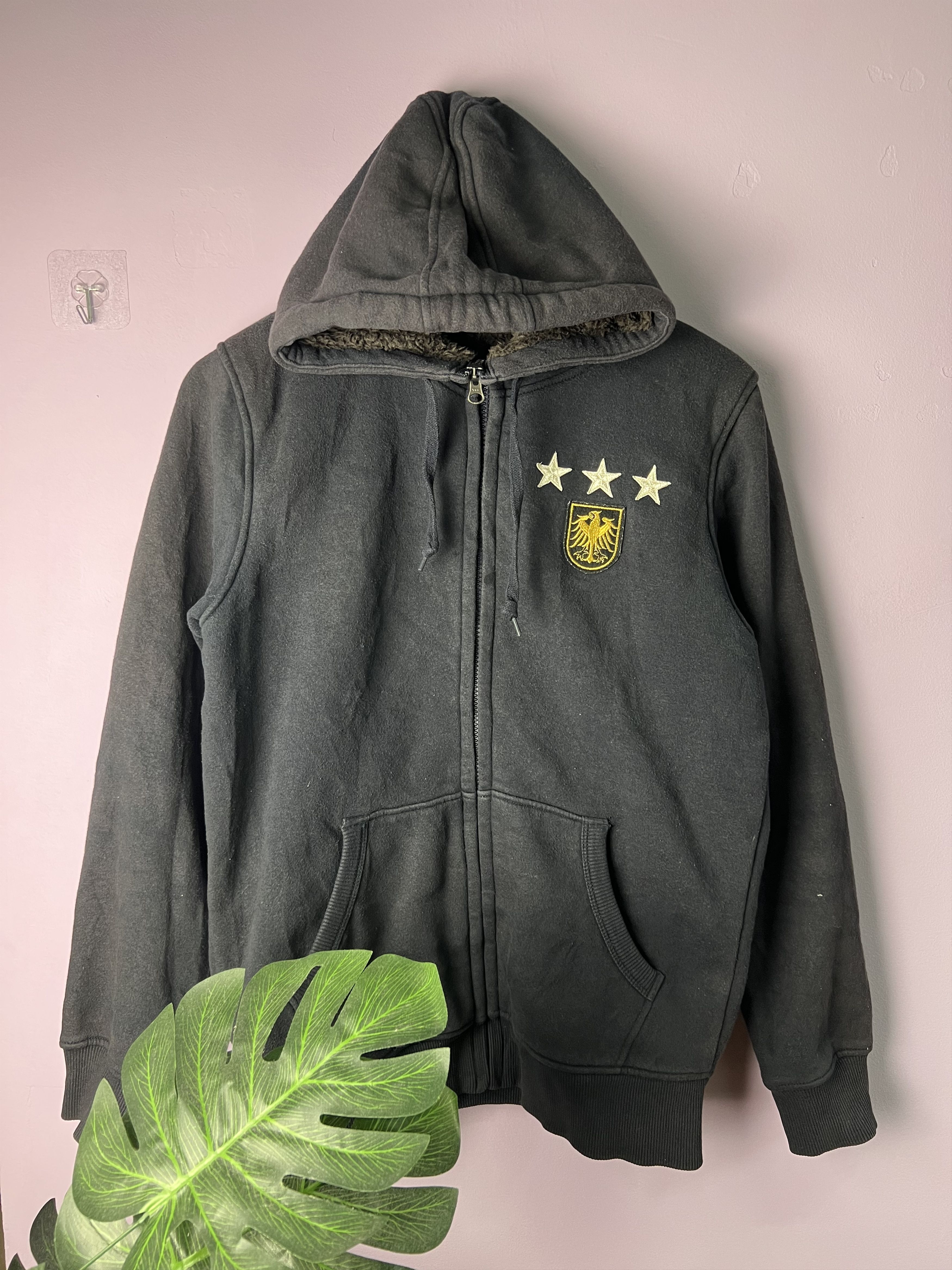 Uniqlo 🔥Sun Faded Uniqlo Patches Faux Fur Hoodies Size US S / EU 44-46 / 1 - 1 Thumbnail