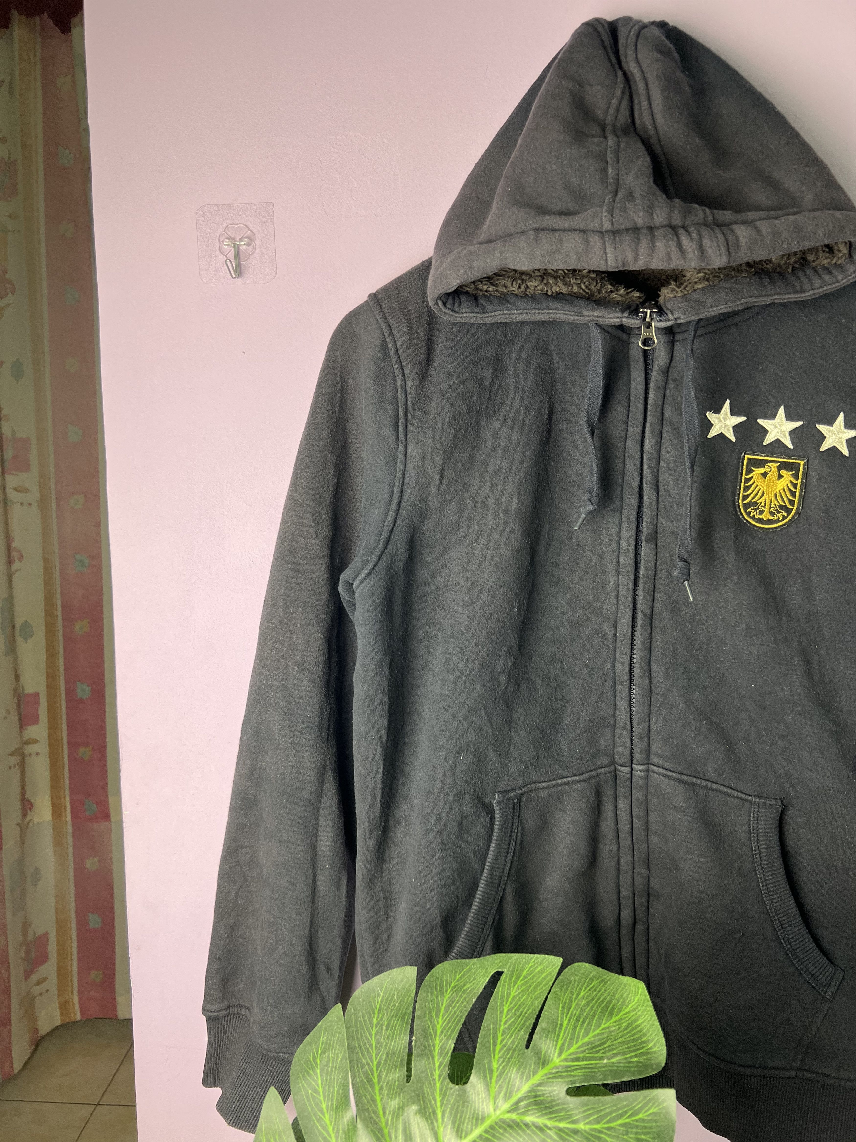 Uniqlo 🔥Sun Faded Uniqlo Patches Faux Fur Hoodies Size US S / EU 44-46 / 1 - 3 Thumbnail