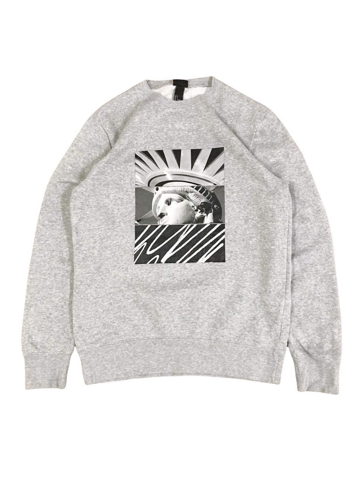 H&M Statue Of Liberty Logo Sweatshirt Size US S / EU 44-46 / 1 - 1 Thumbnail