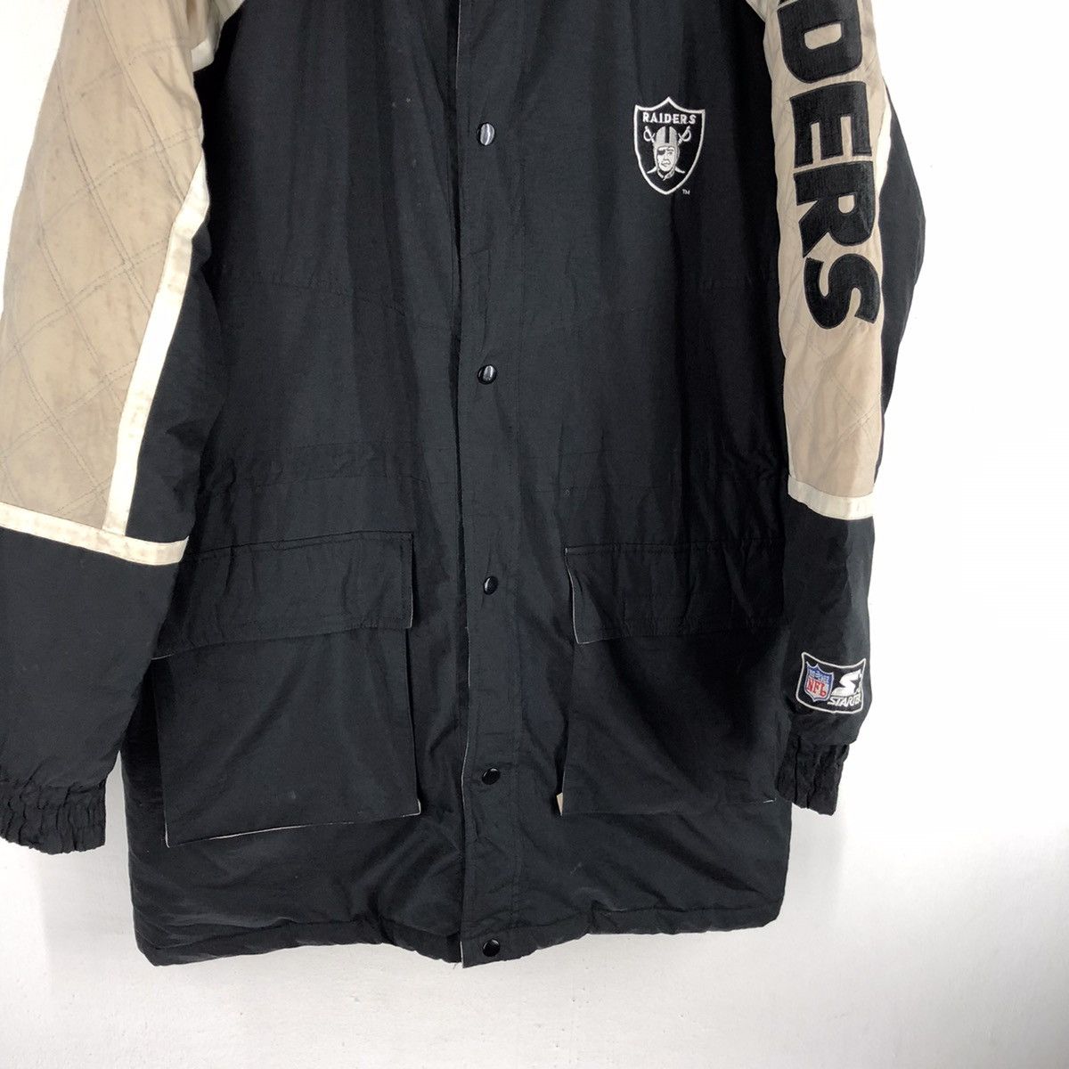 NFL 🔥RARE VINTAGE RAIDERS NFL TEAM INSULATED LONG JACKET Size US M / EU 48-50 / 2 - 5 Thumbnail