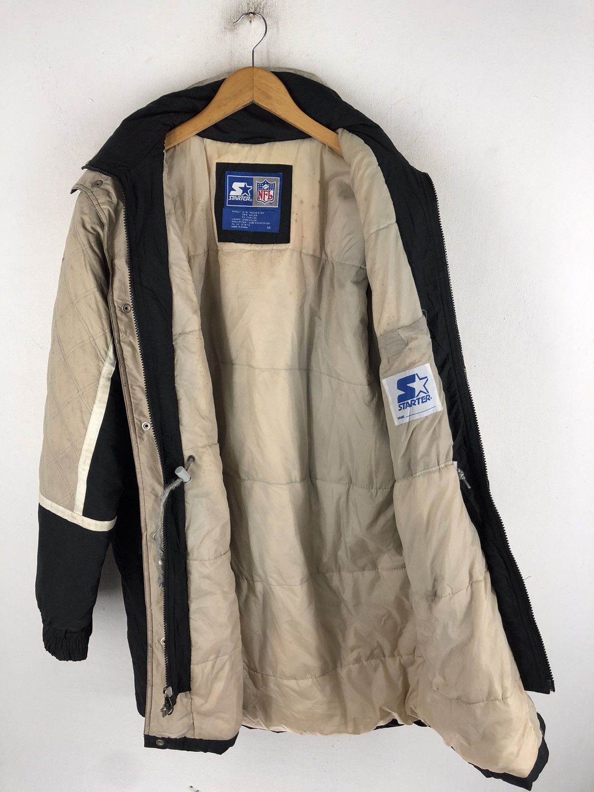 NFL 🔥RARE VINTAGE RAIDERS NFL TEAM INSULATED LONG JACKET Size US M / EU 48-50 / 2 - 8 Thumbnail