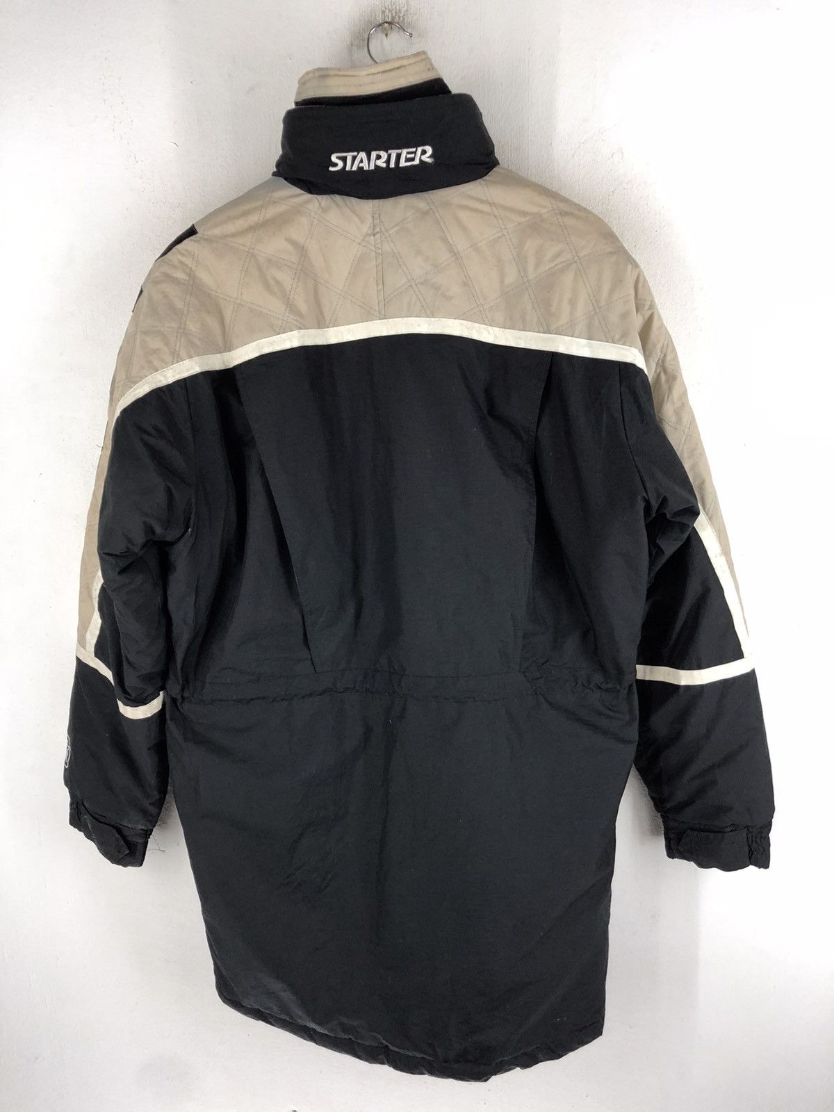 NFL 🔥RARE VINTAGE RAIDERS NFL TEAM INSULATED LONG JACKET Size US M / EU 48-50 / 2 - 6 Thumbnail